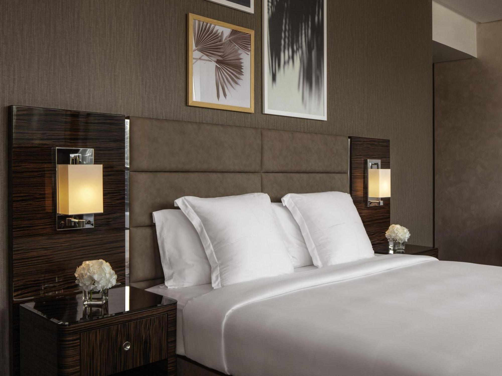 Platinum Suite Studio Balcony Burj Khalifa View