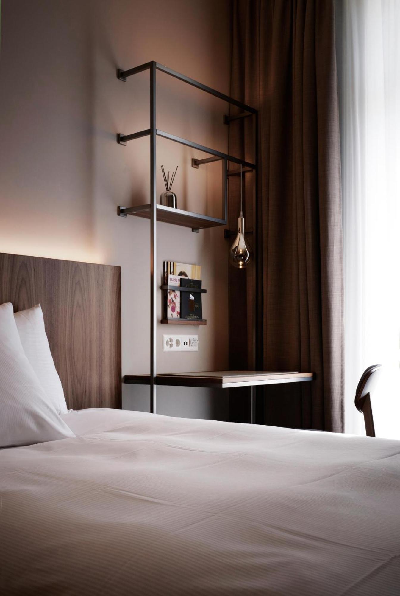 Superior Single Room Lake View