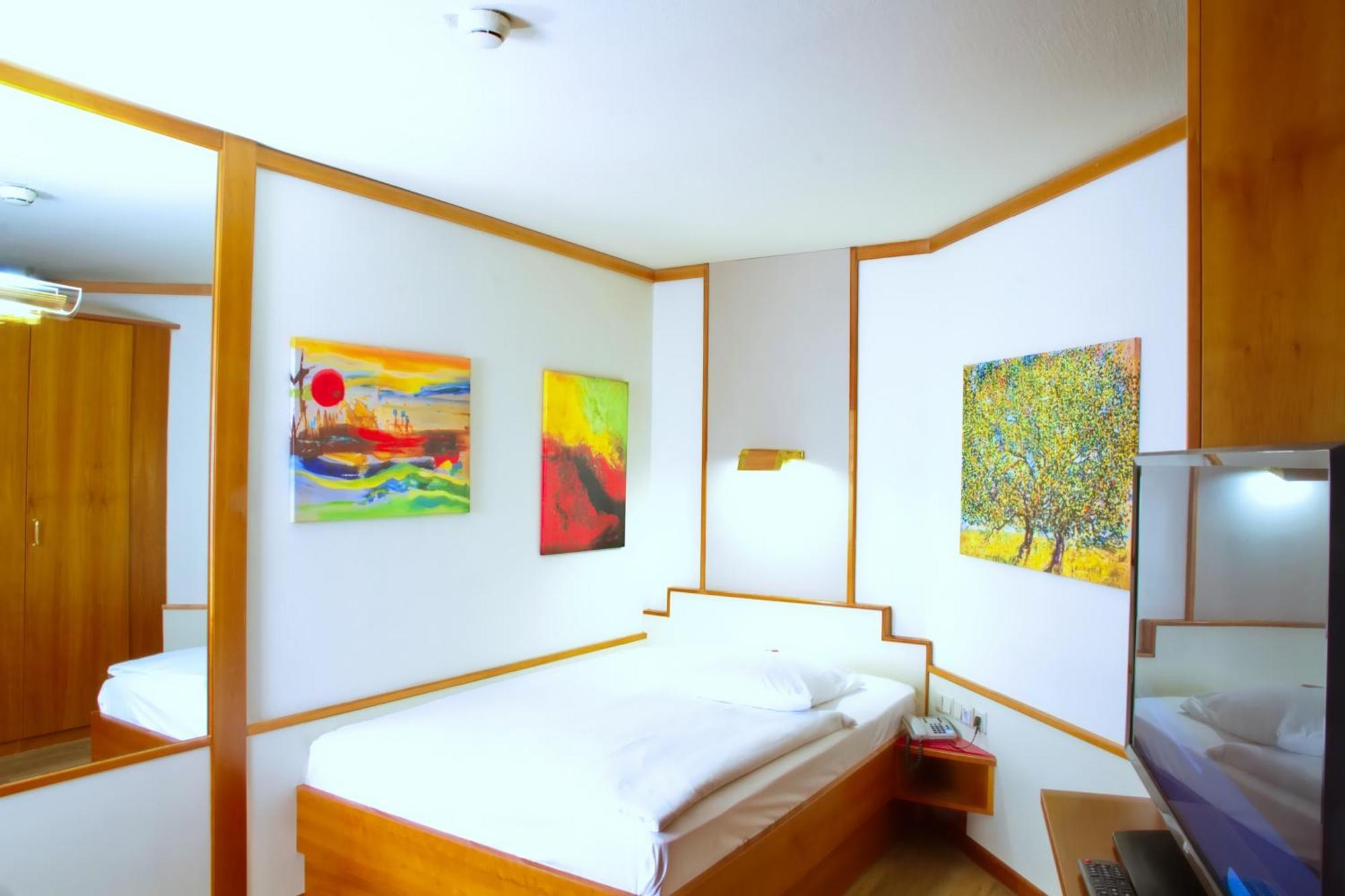 Comfort Single Room