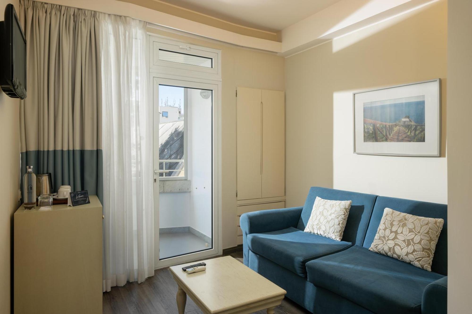 Junior Suite,1739442851:JPEG