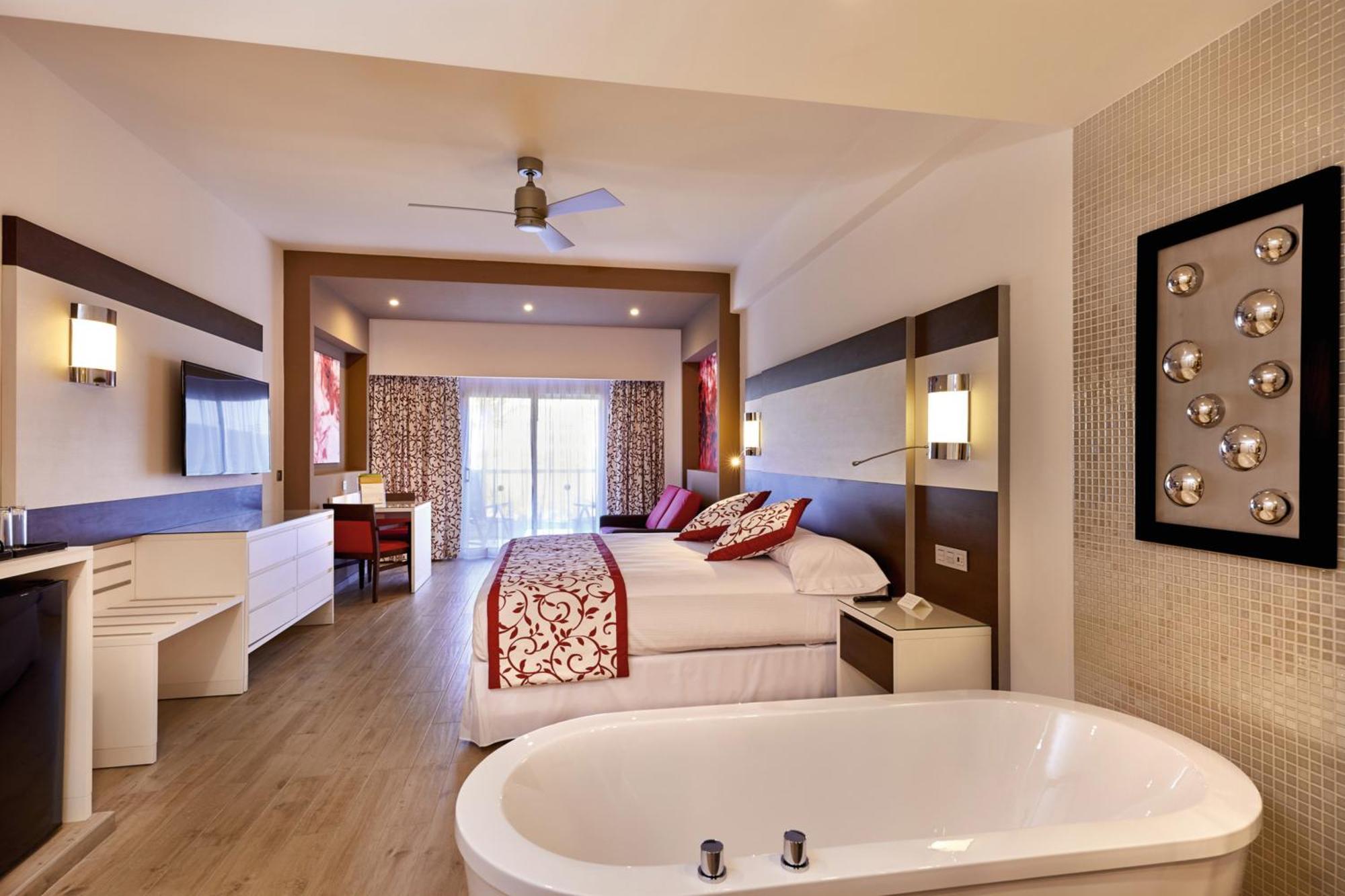 Junior Suite Partial Ocean View