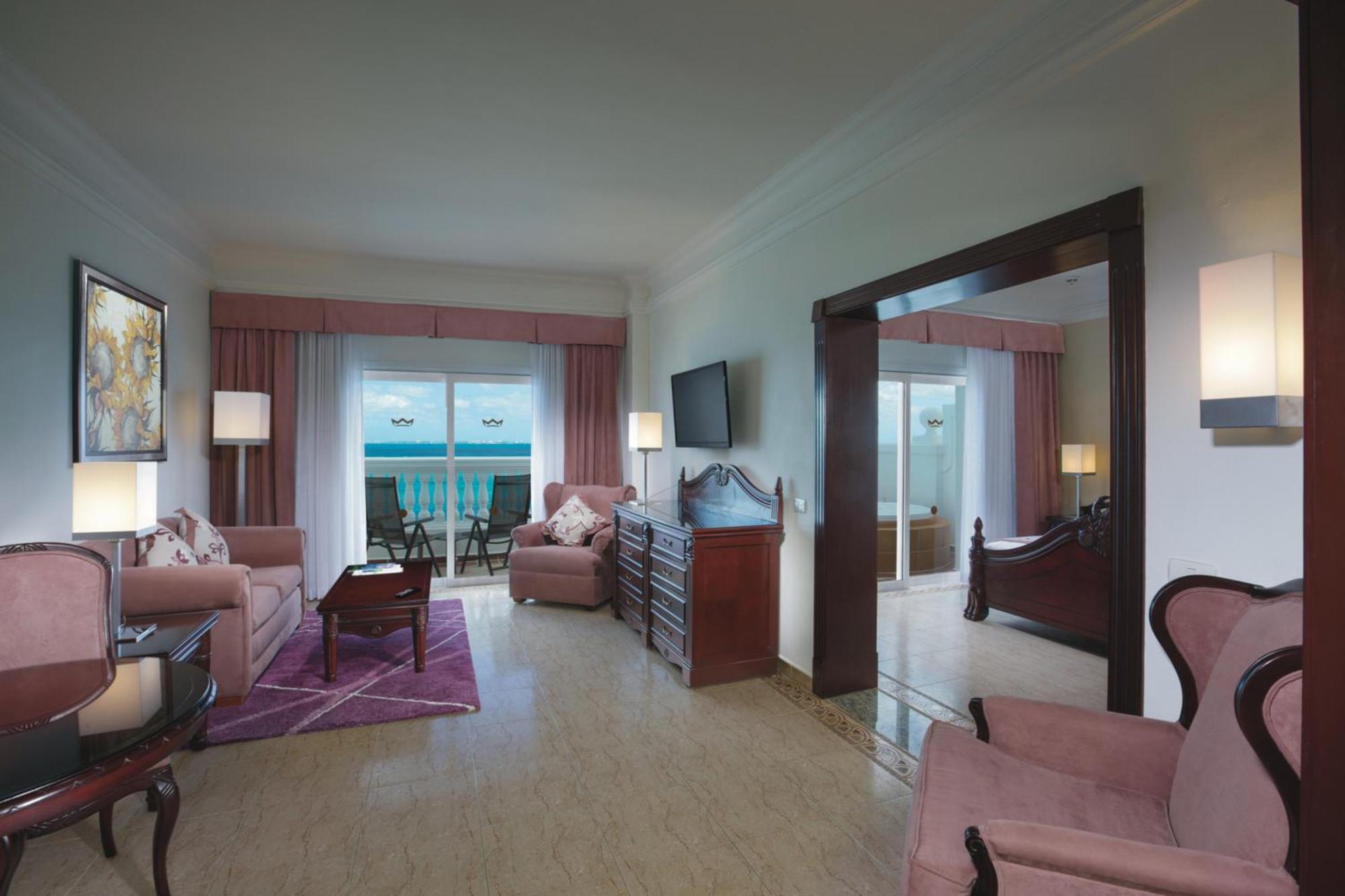 Suite Hot Tub Ocean View