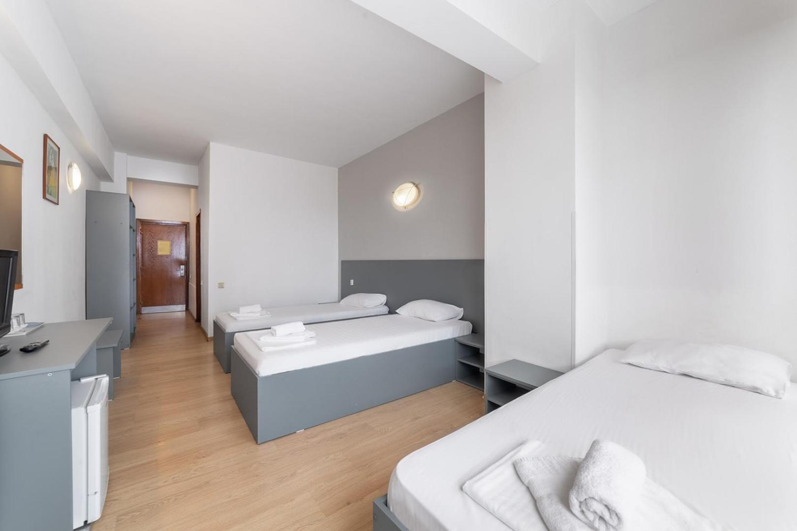 Economy Triple Room,1742577312:JPEG