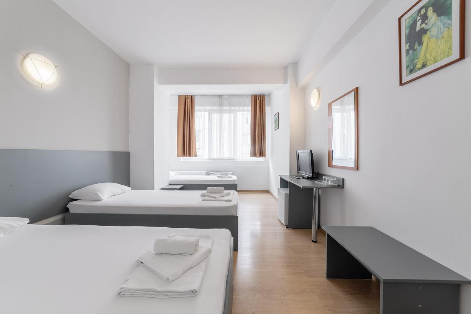 Economy Triple Room