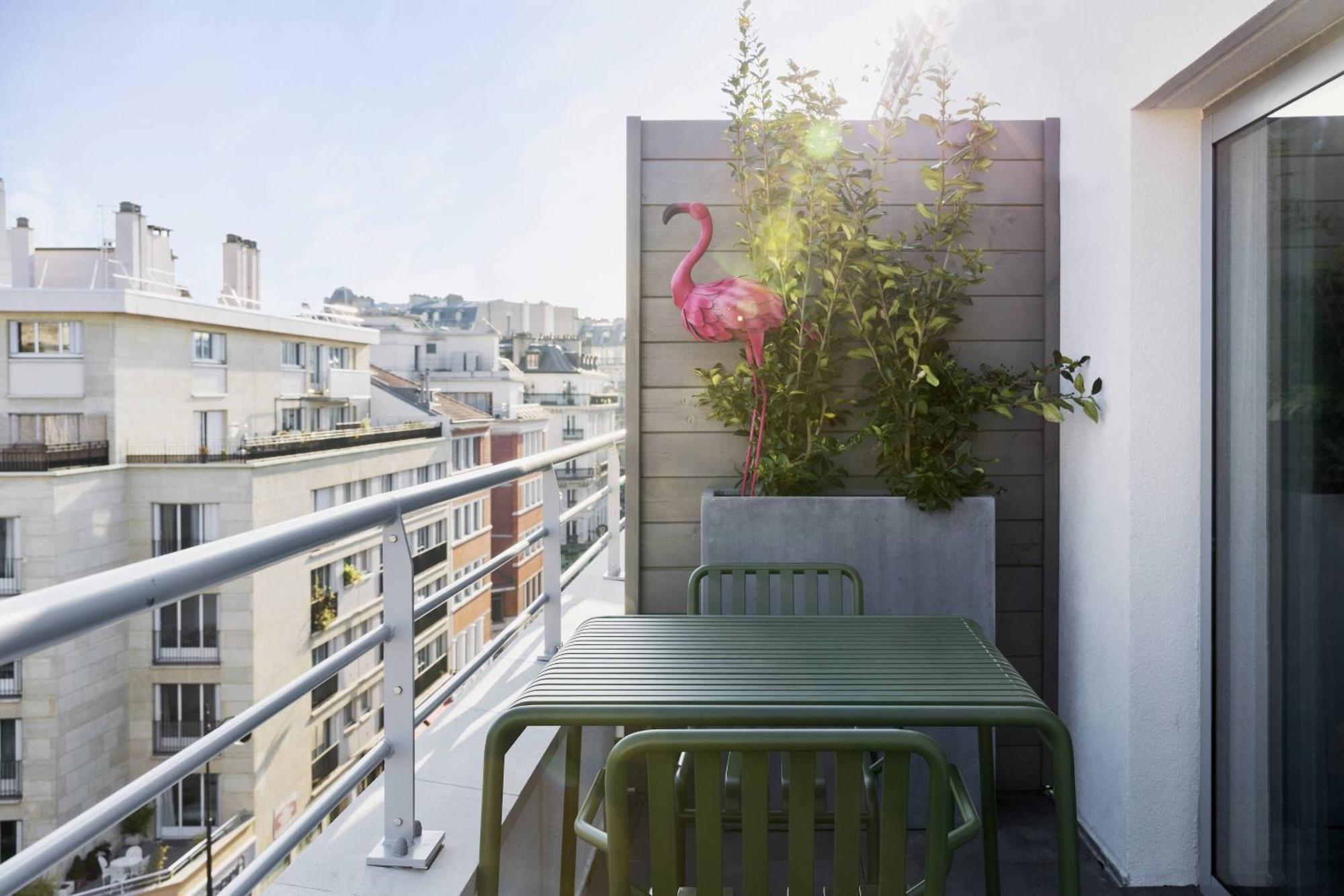Moxy Sleeper Balcony or terrace