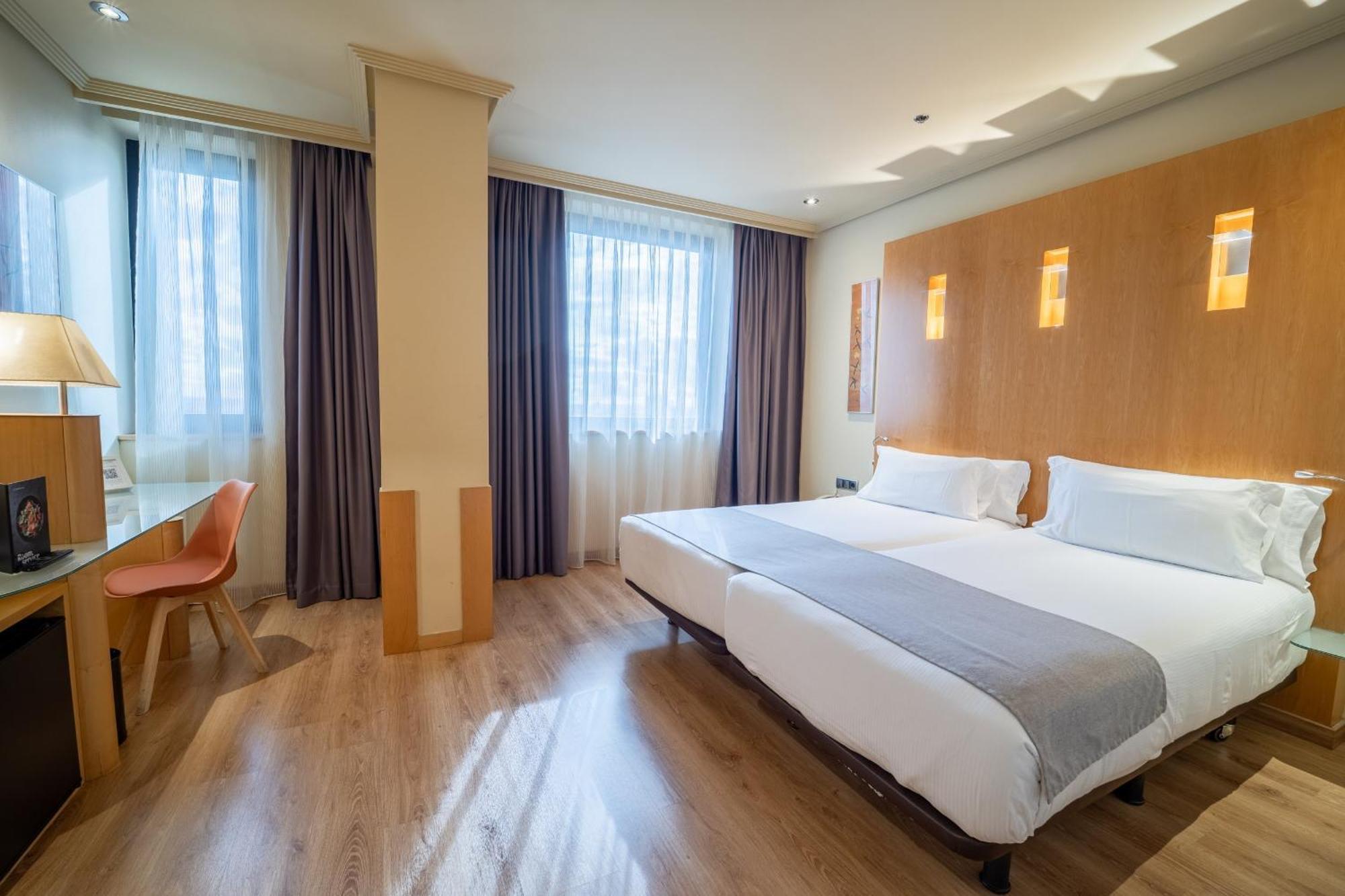 Twin Room,1742582714:JPEG