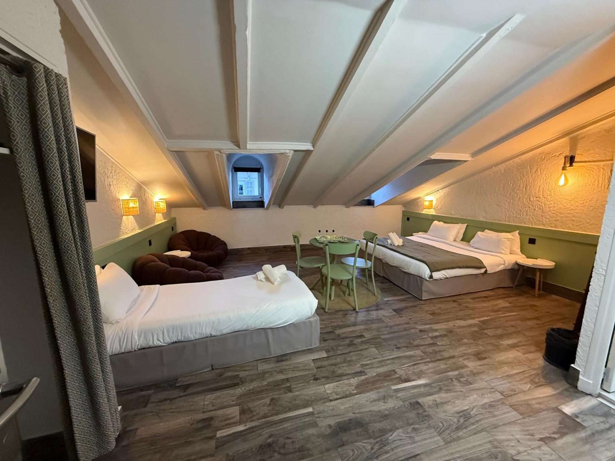 Triple Room