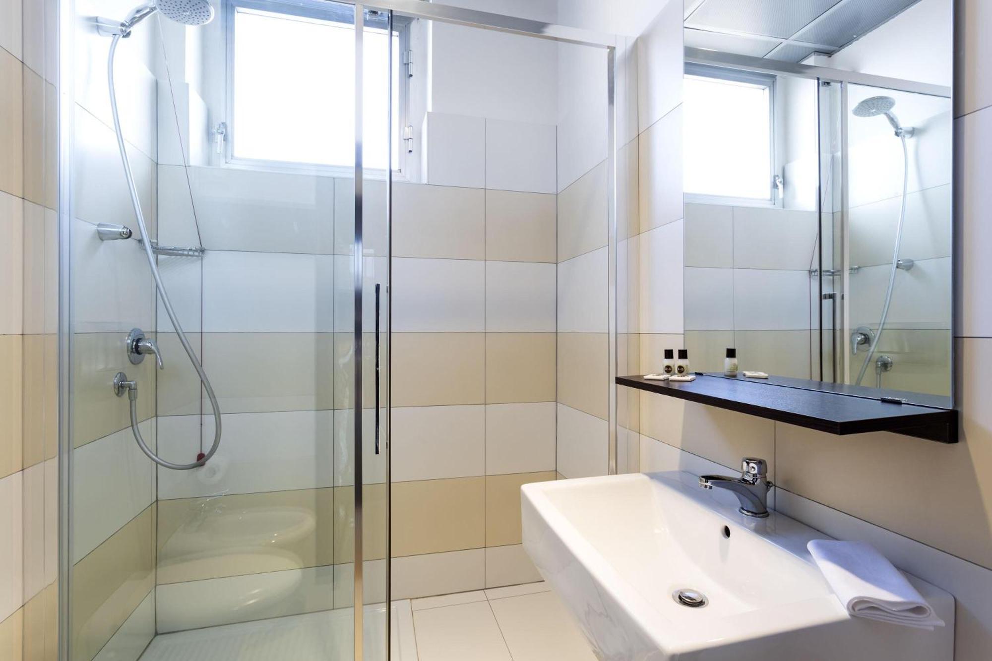 Single Room,1742590041:JPEG