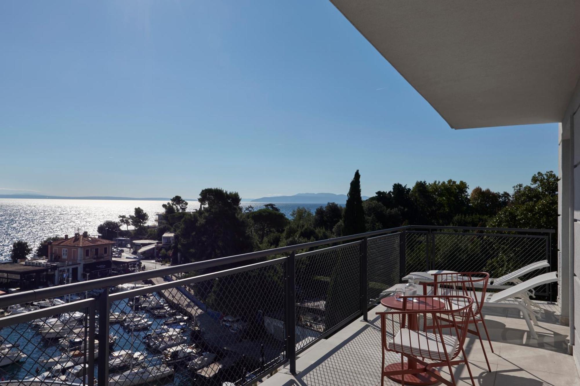 Premium Suite Sea View Balcony