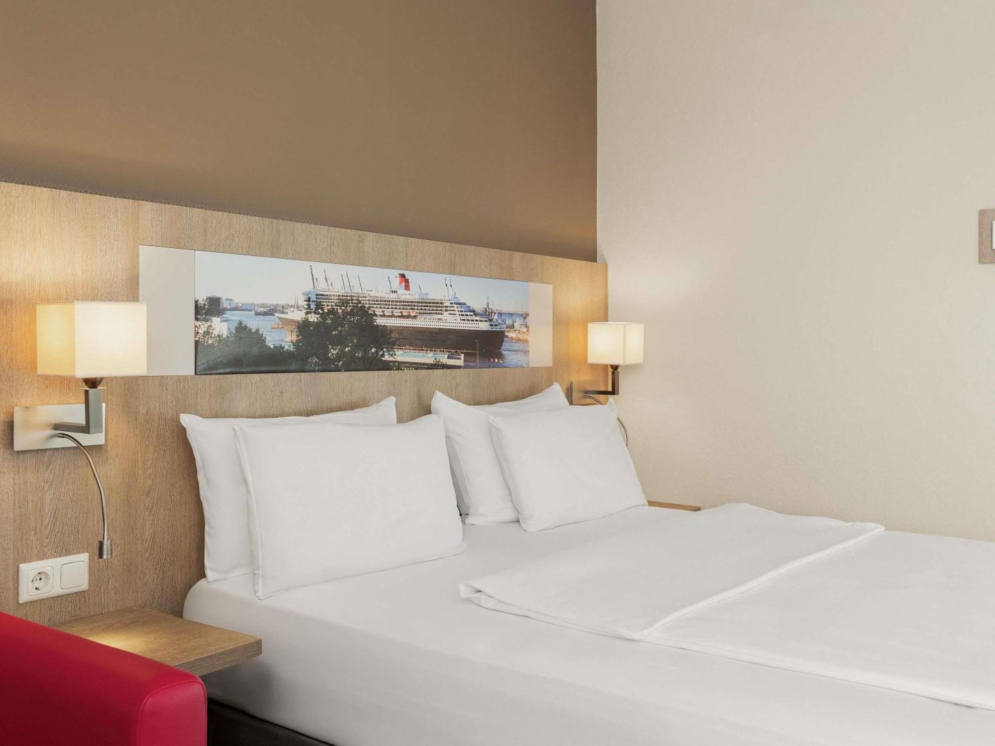 Standard  Double Room with Street View,1742595347:JPEG