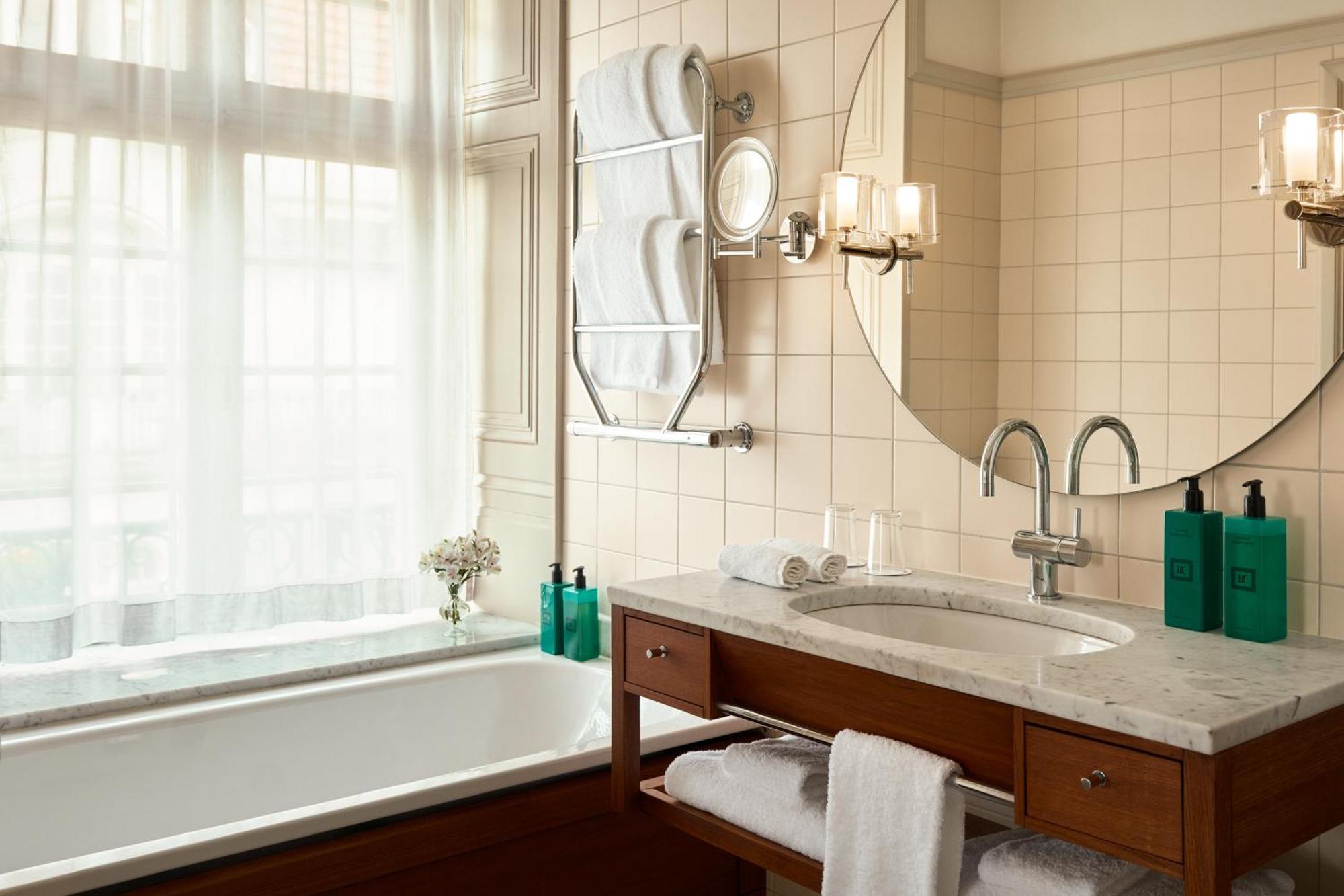 Junior Sea View Suite