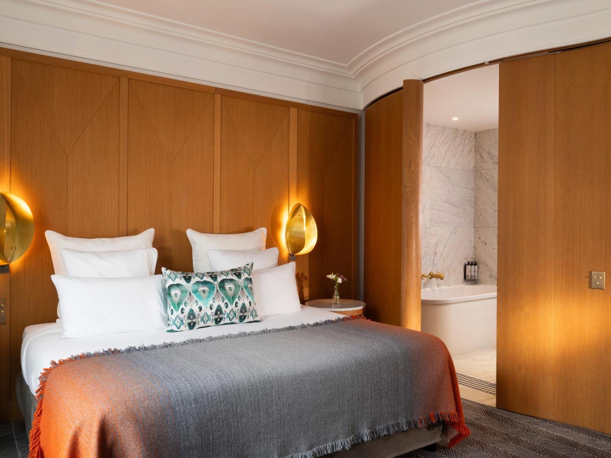 Prestige Room