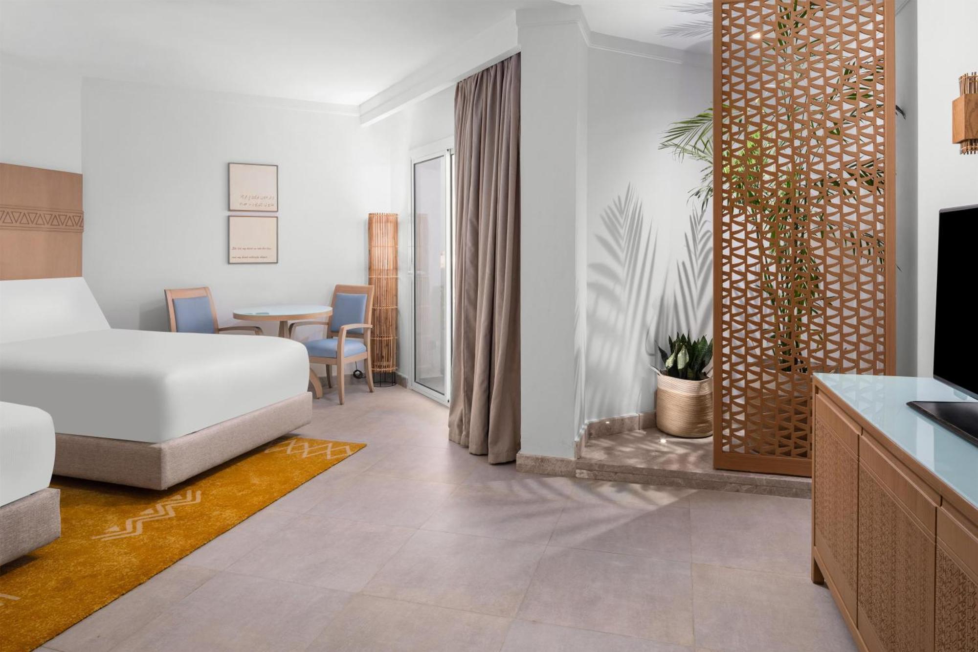 Premium Beachside Twin Room Pool View