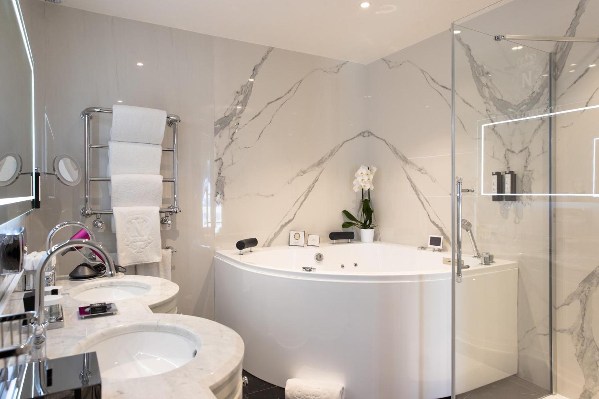 Two Bedroom Signature Suite Terrace Sea view