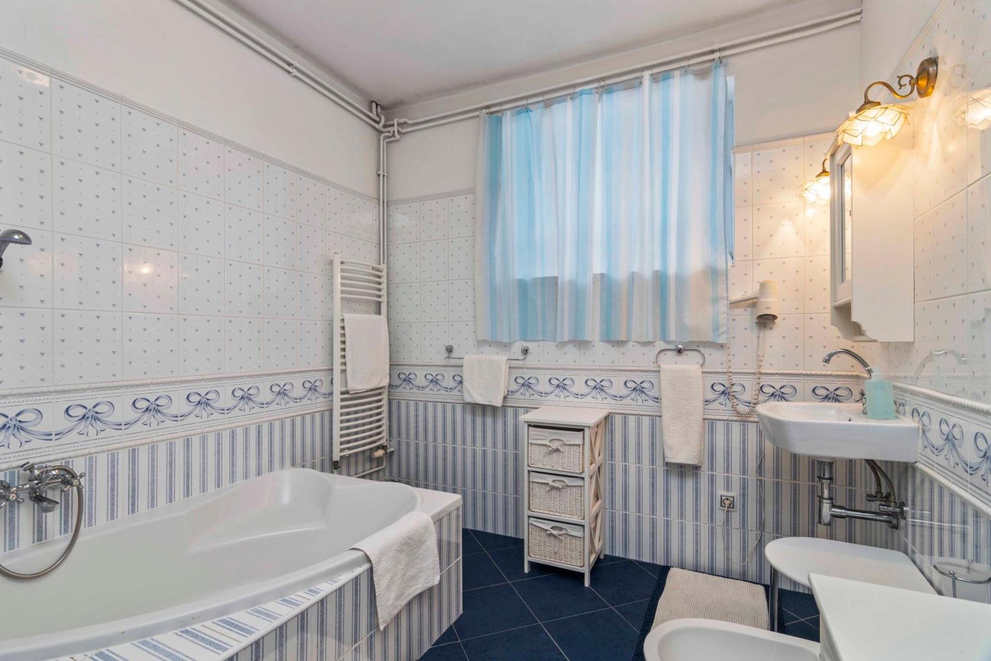 Pokój Dwuosobowy typu Deluxe z balkonem