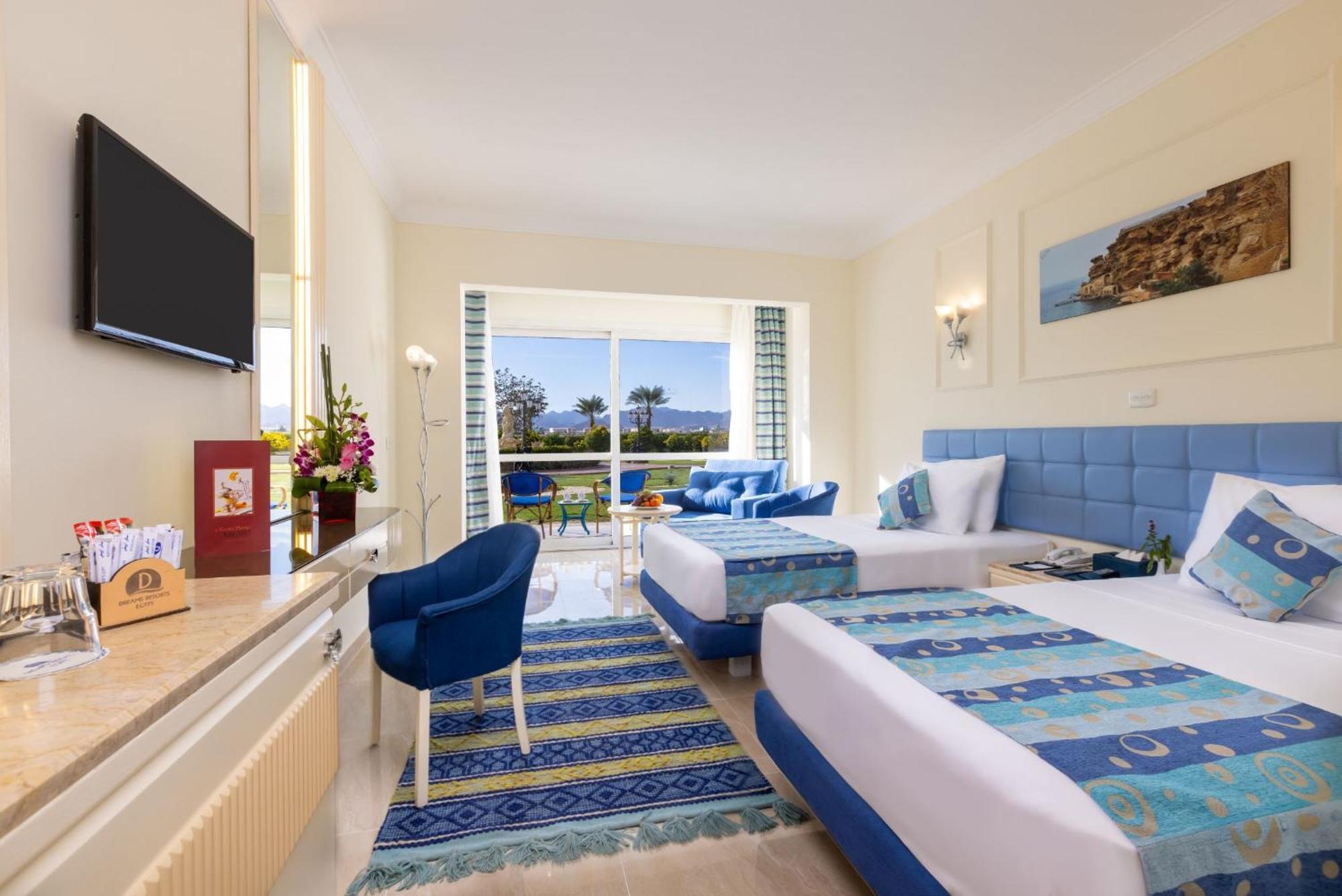 Deluxe Double or Twin Room Pool View