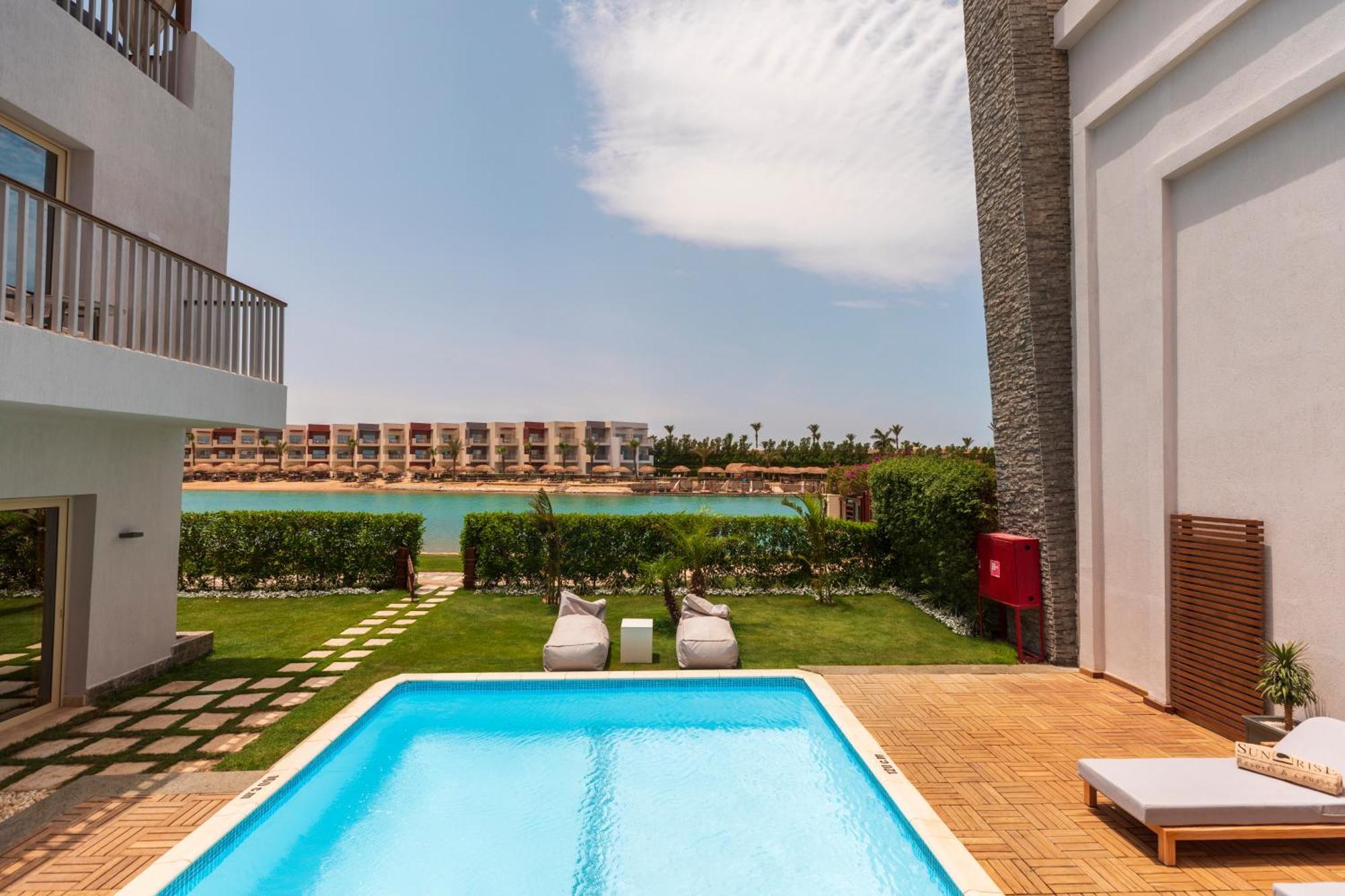 Pool Suite- Posh Club