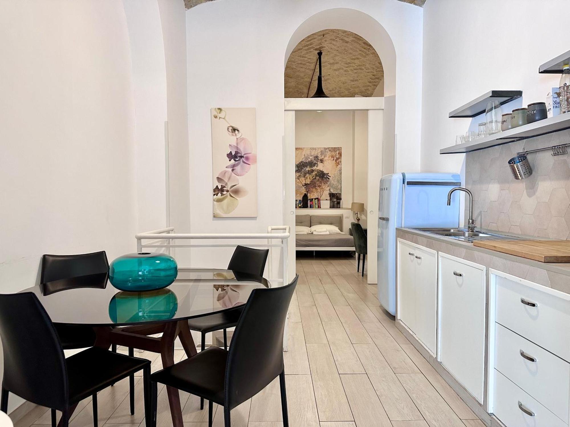 One-Bedroom Loft Apartment with Balcony,1742824174:JPEG