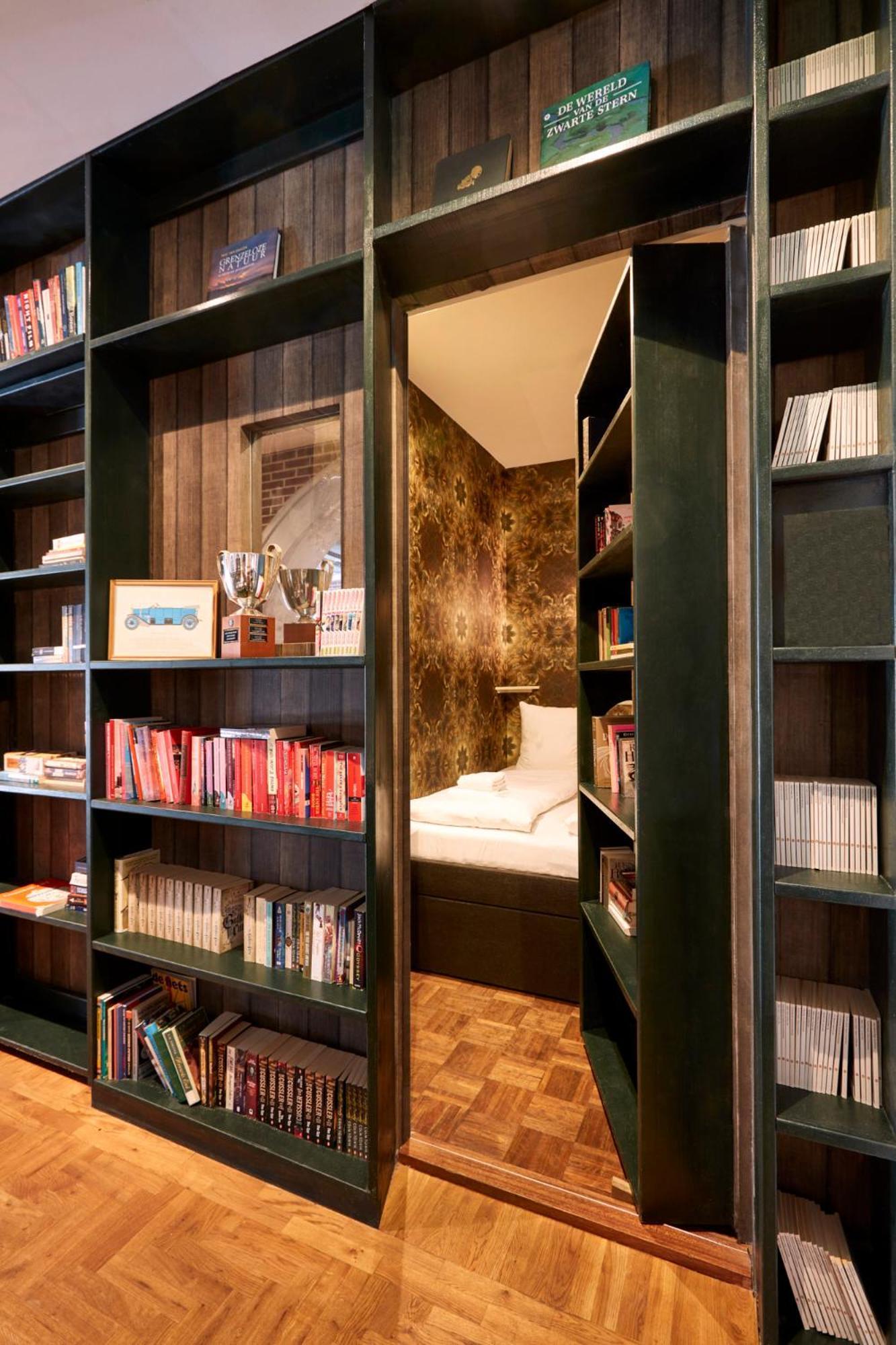 Secret Bookcase S