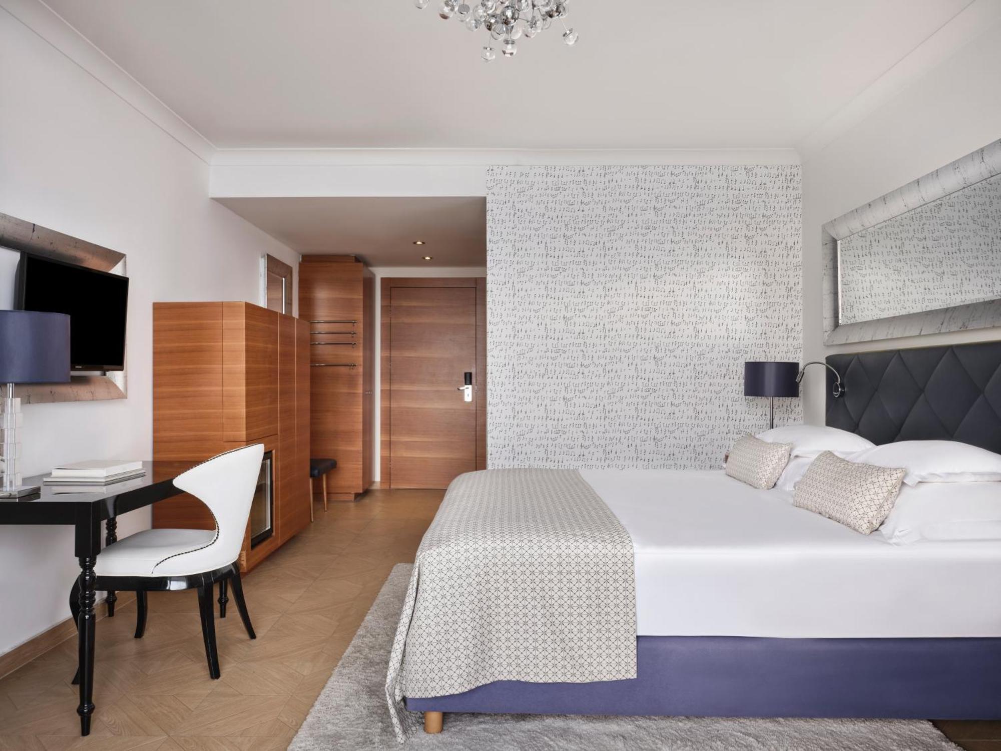 Deluxe Double or Twin Room Sea View