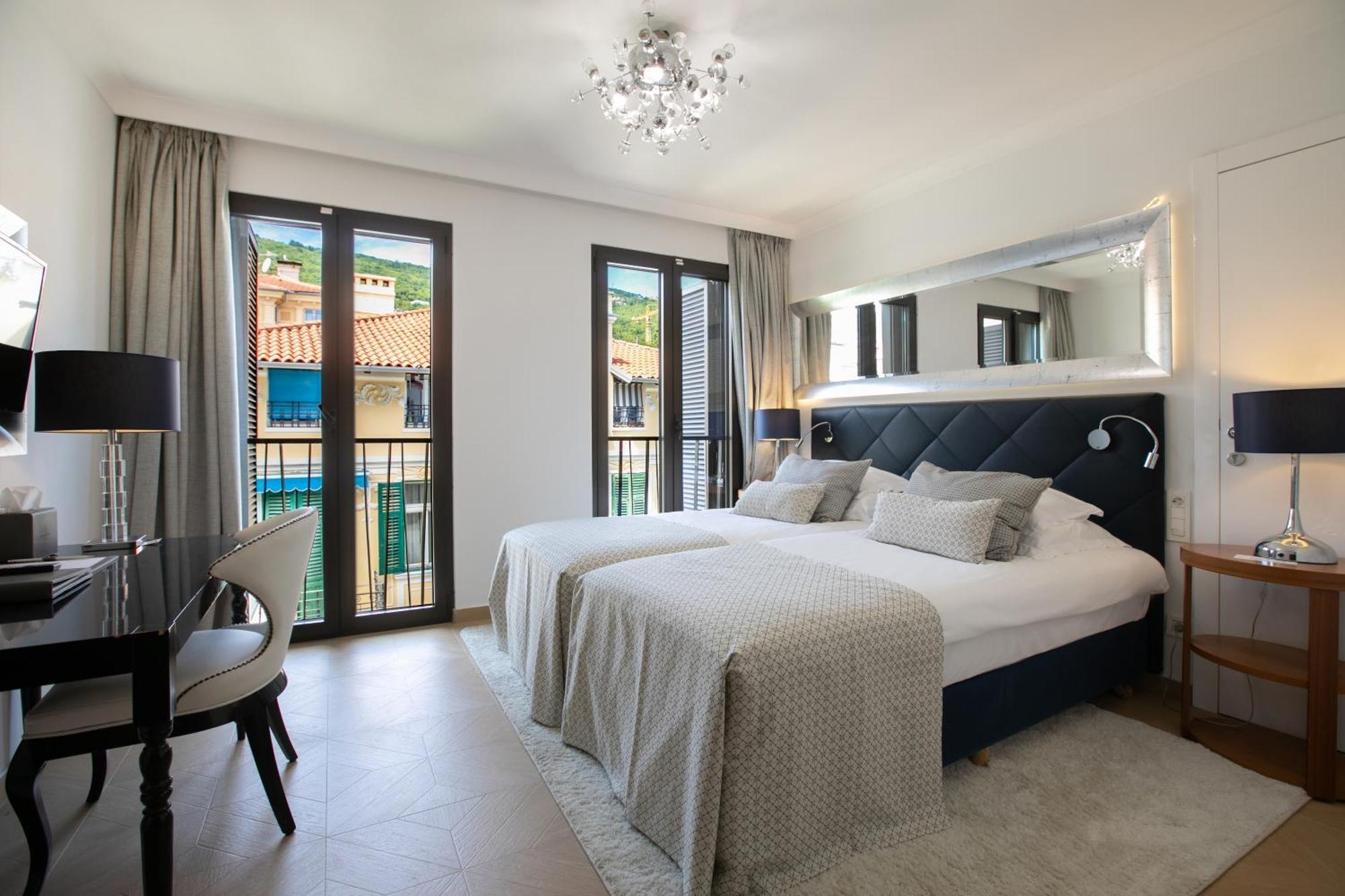 Deluxe Double or Twin Room Garden View