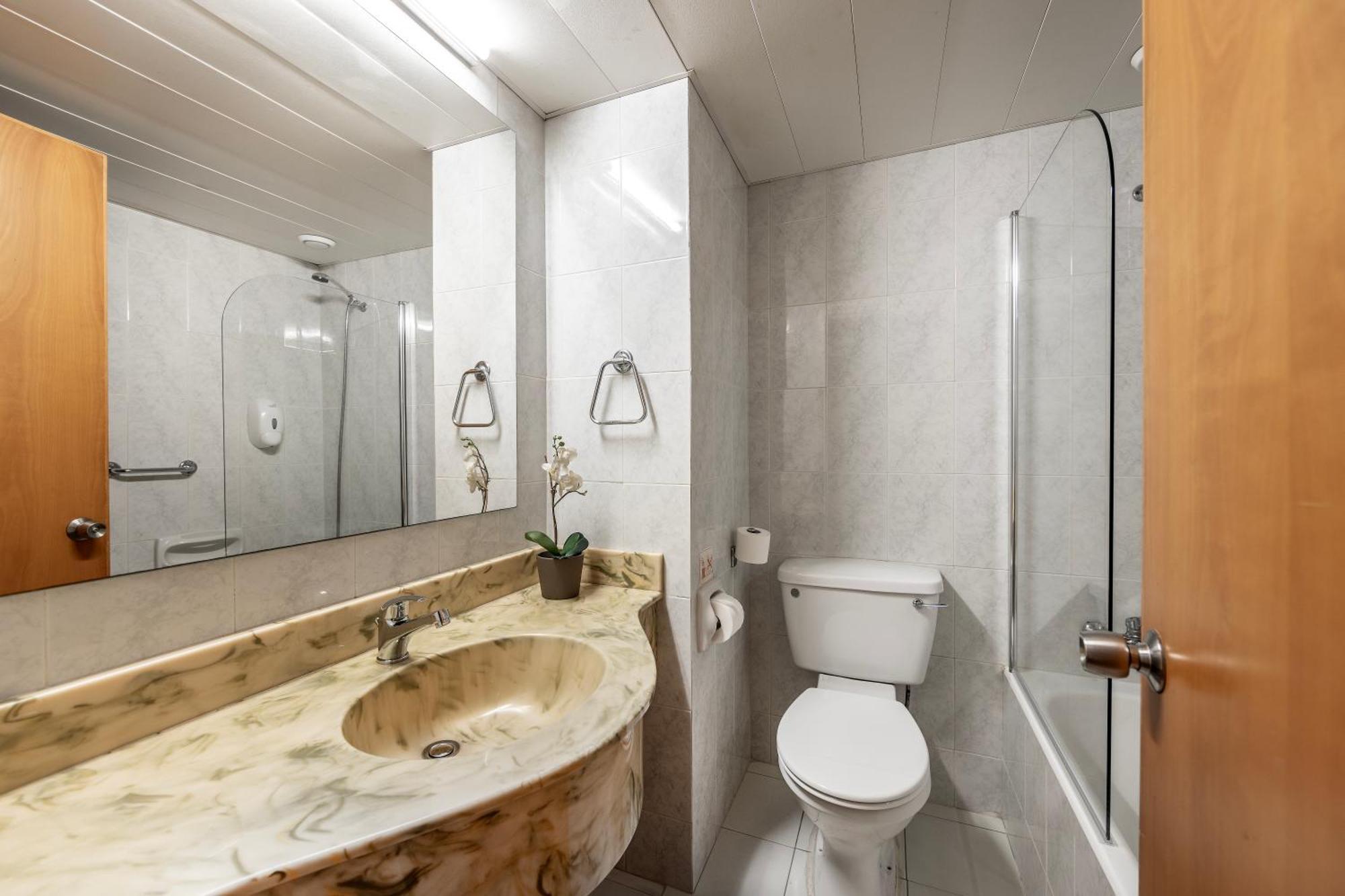 Double or Twin Room Partial Sea View