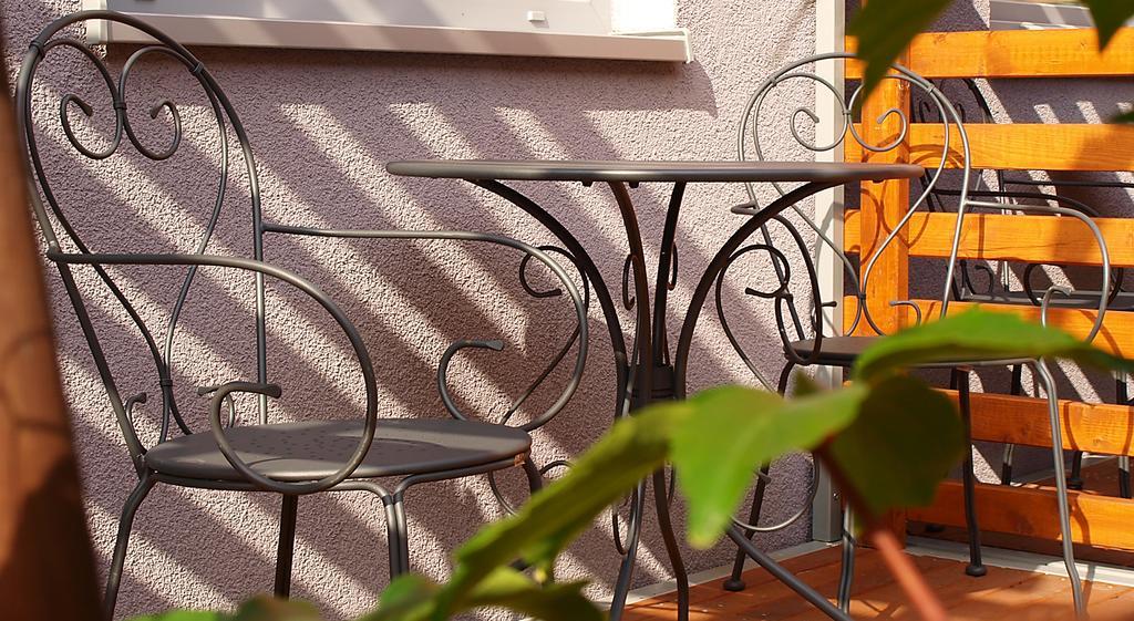 Single Room with Terrace,451323636:JPEG