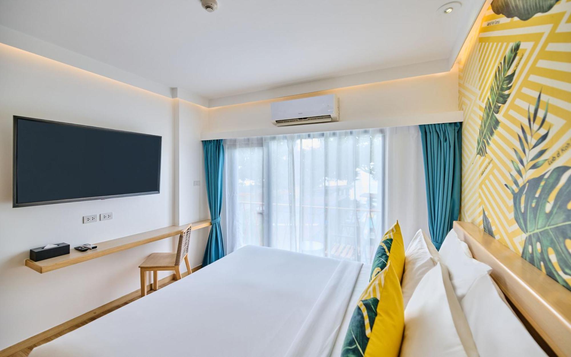Pokój typu Deluxe z łóżkiem typu king-size i widokiem na morze