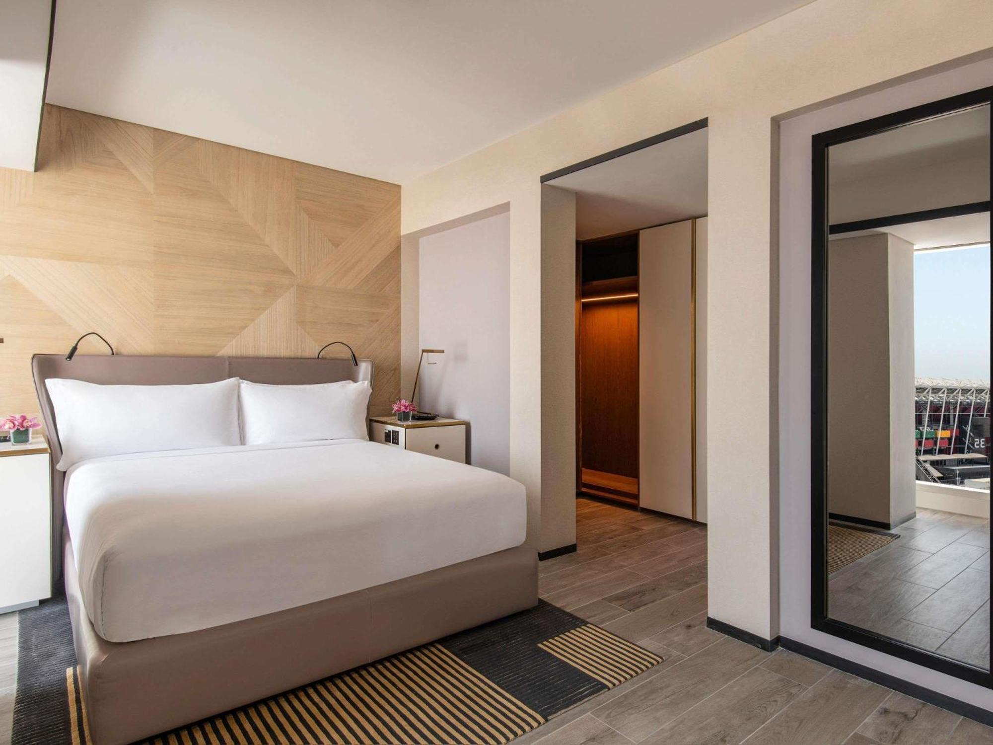 One Bedroom Premium Suite Sea View