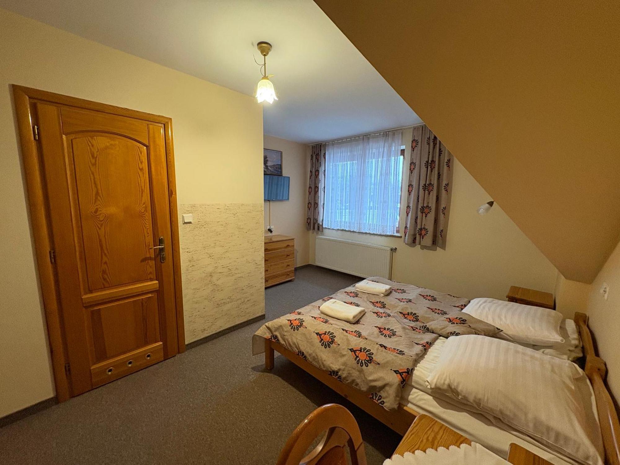 Double Room,1744360795:JPEG