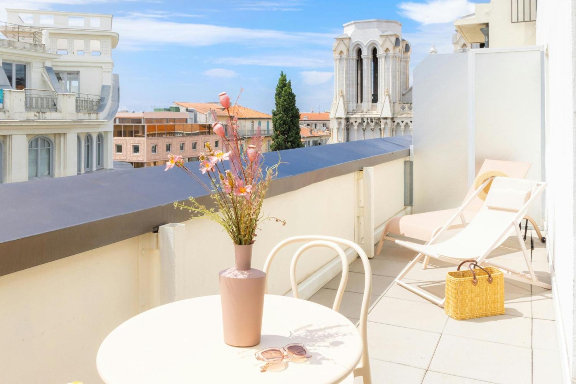 Junior King Suite Sofa Bed Terrace Notre Dame View