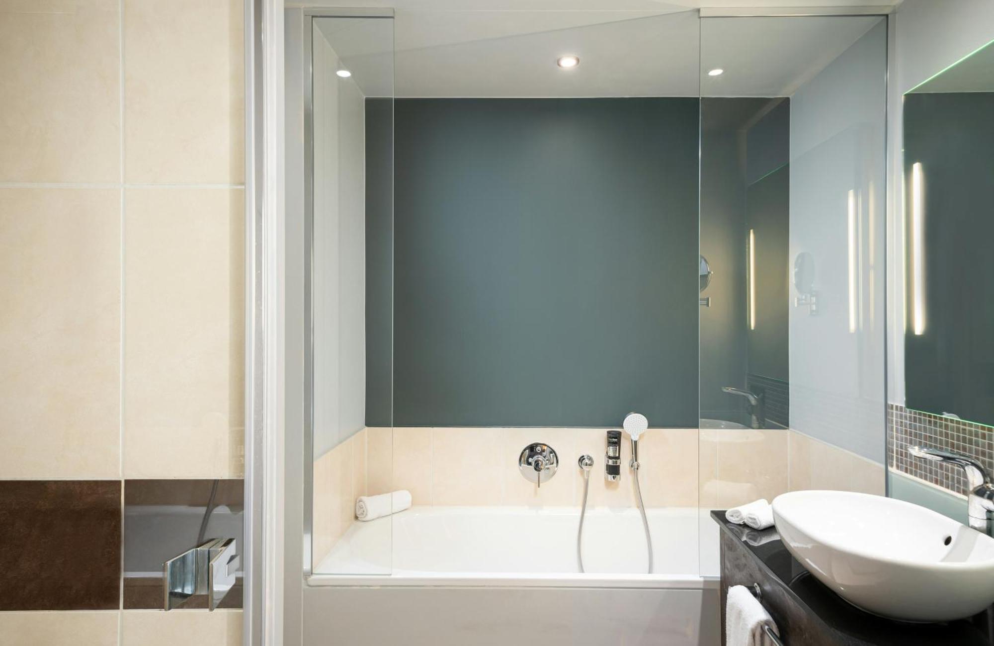 Deluxe Double Room,1746862193:JPEG