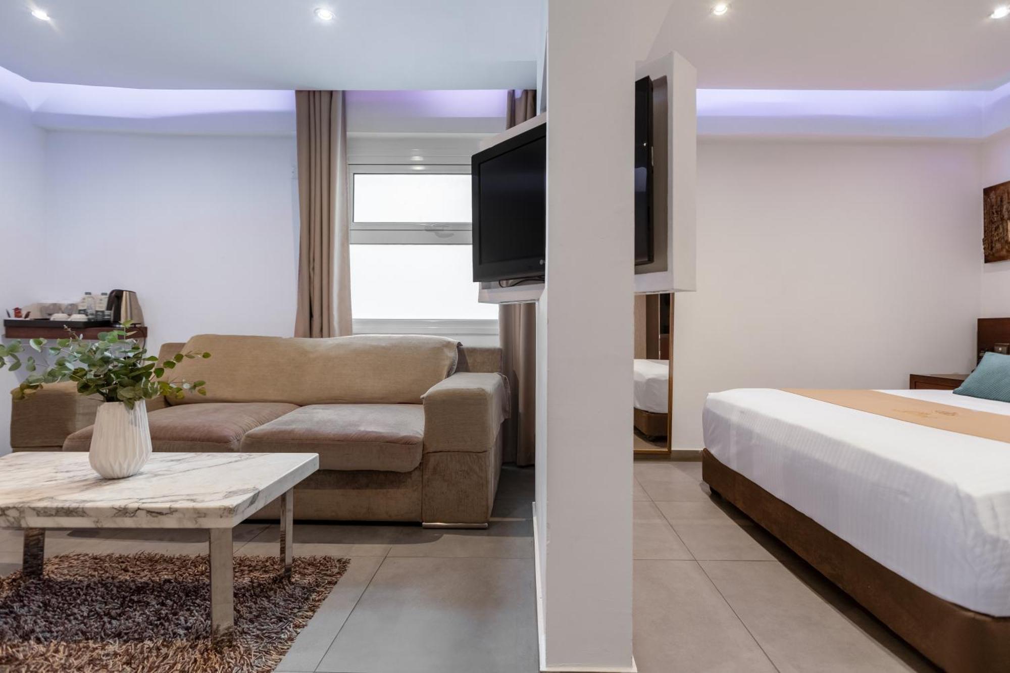 Deluxe Suite Hot Tub