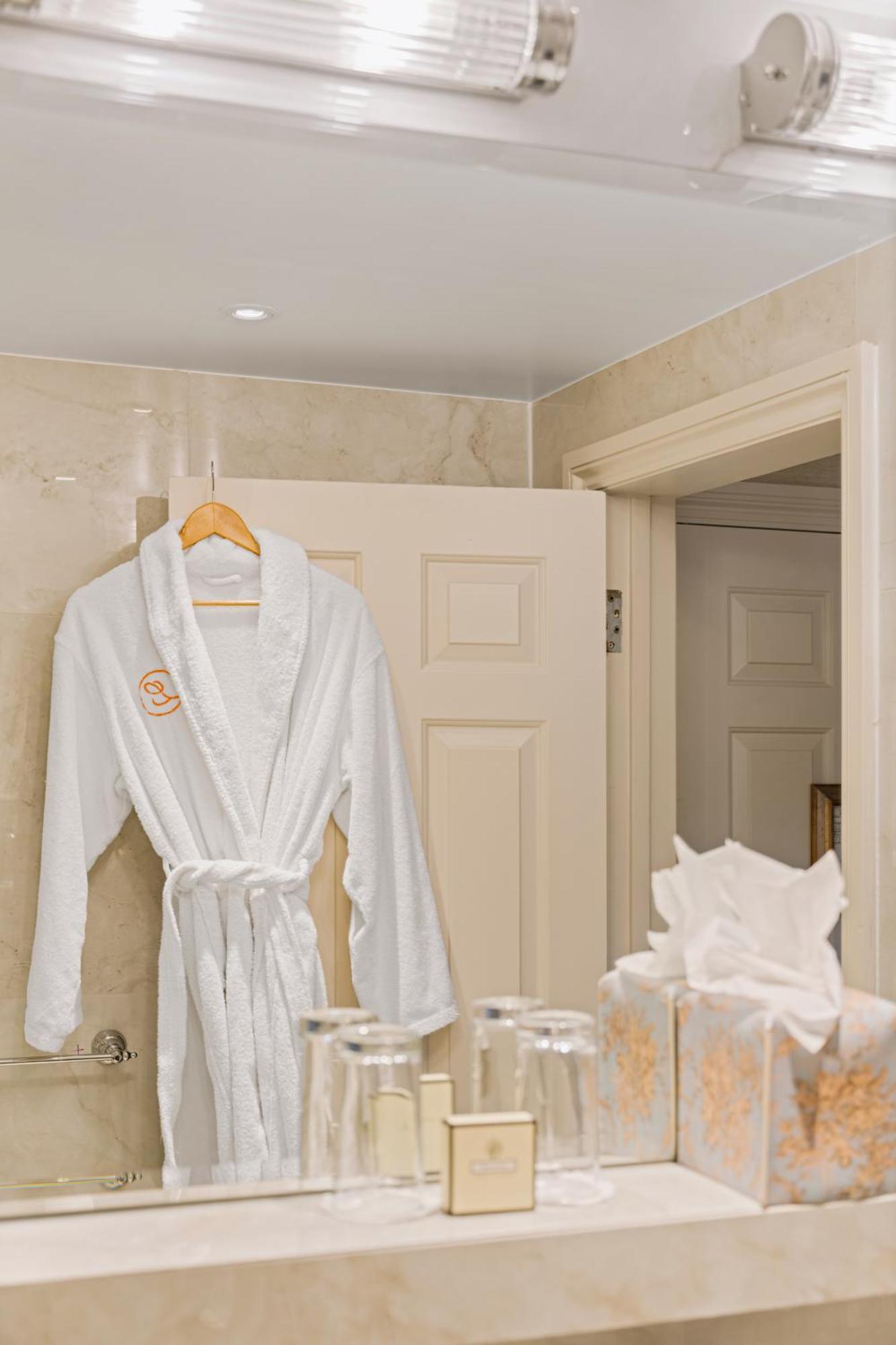 Superior One Bedroom Suite