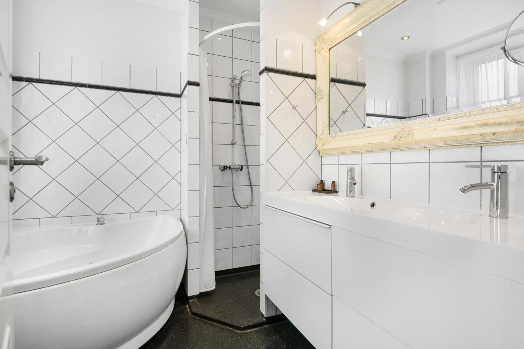 Junior Suite Spa Bath