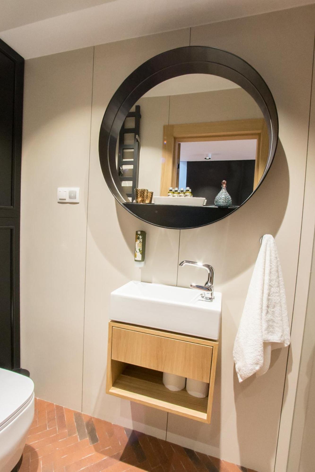 Apartament typu Superior z kominkiem i widokiem na zamek