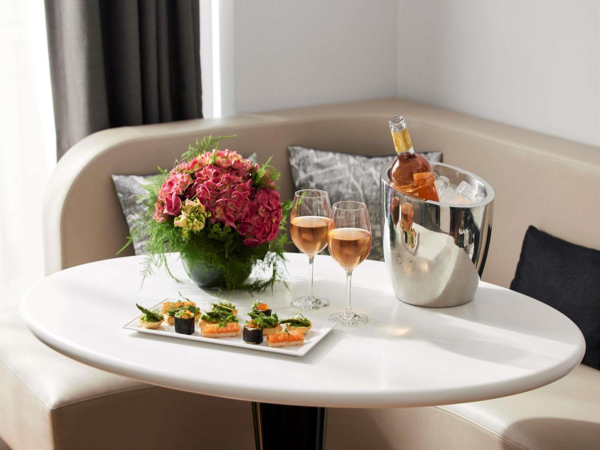 Premium Junior King Suite