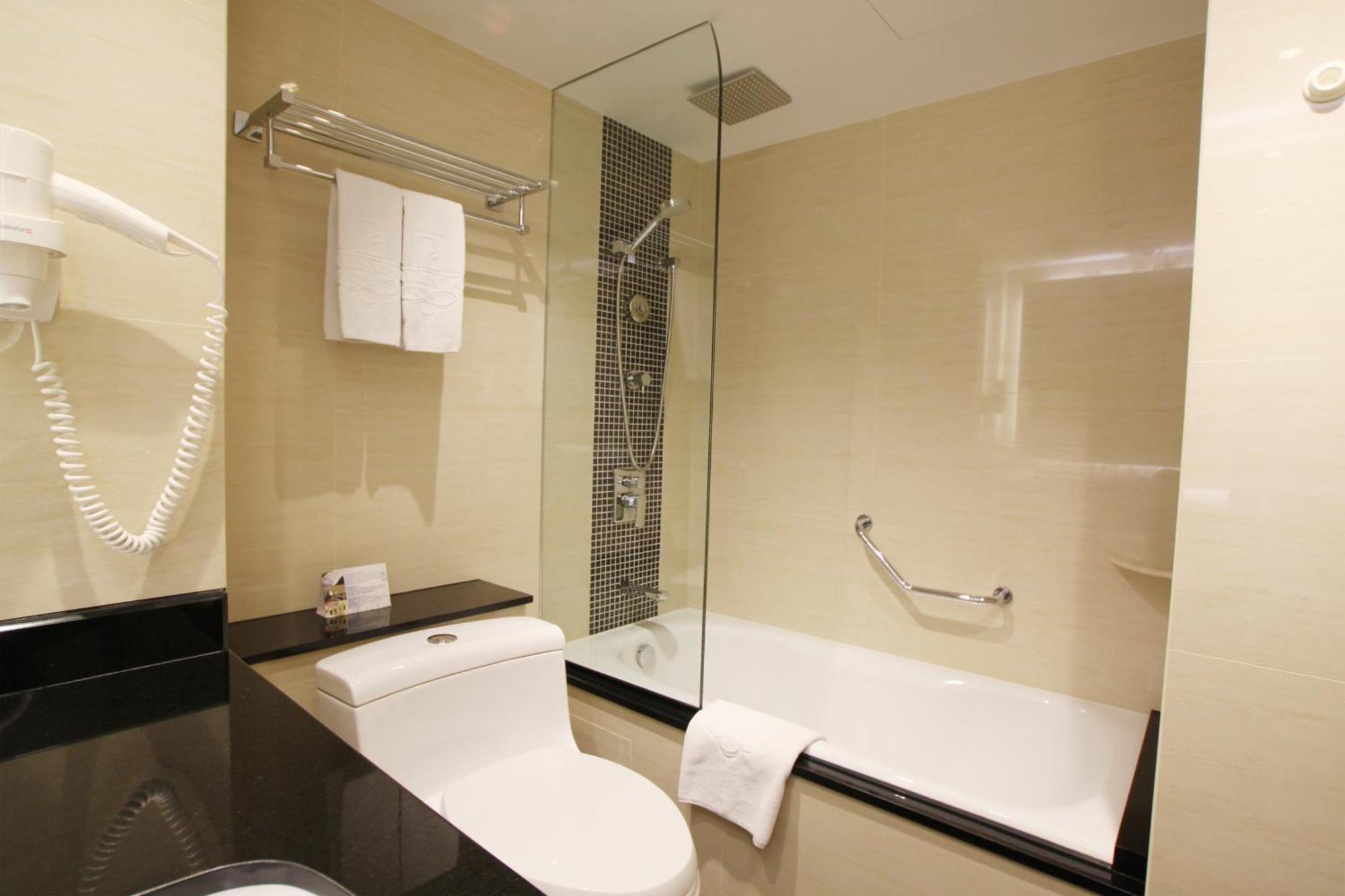Deluxe King Room City View Non-smoking