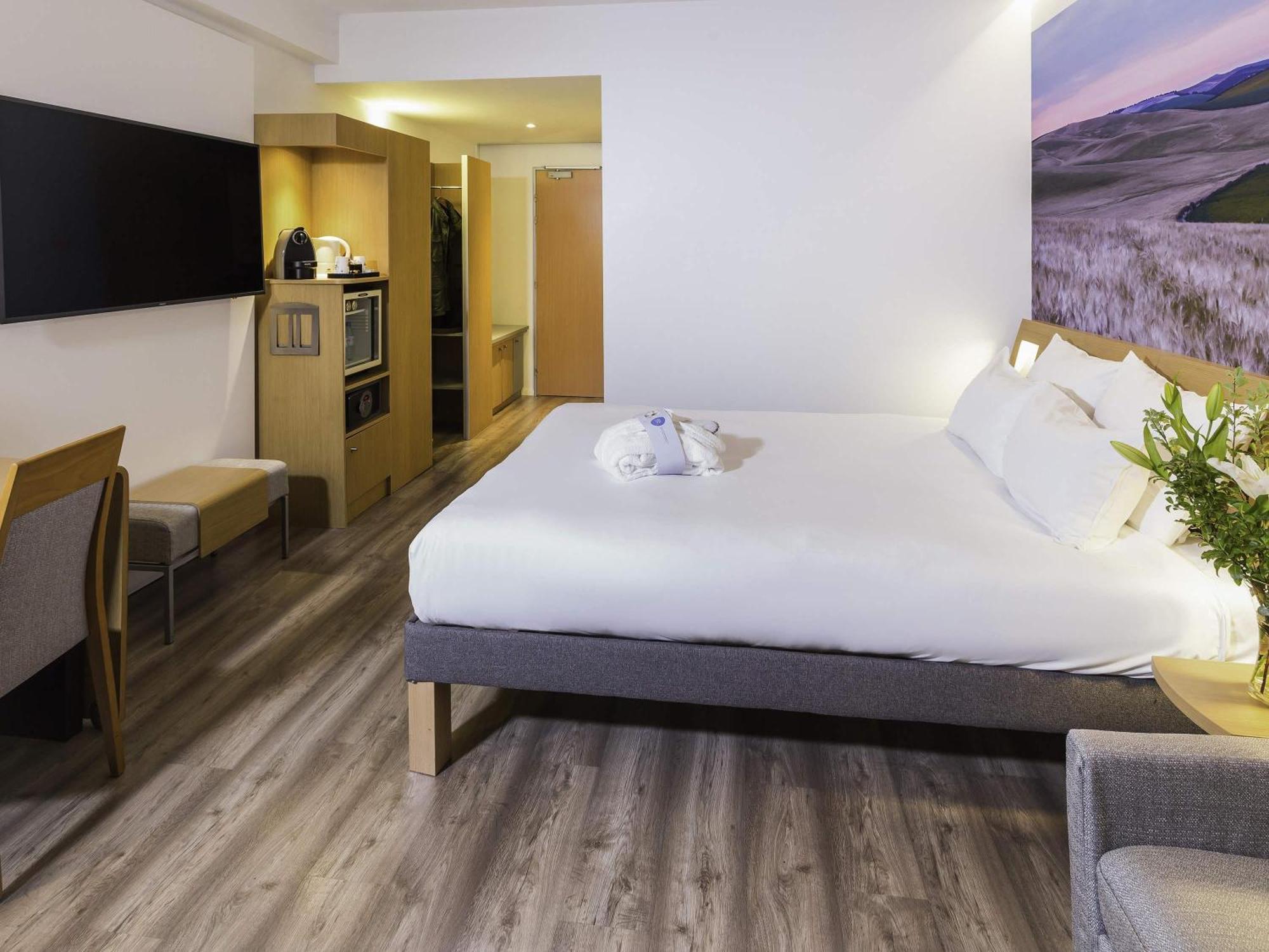 Executive Queen Room With Sofa Bed,1756399799:JPEG