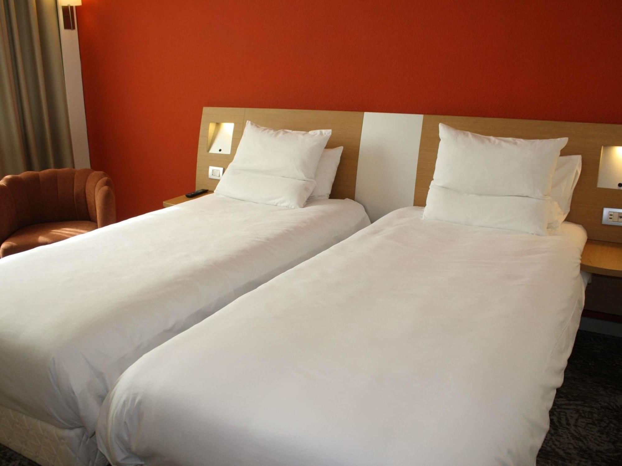 Superior Room,1756404244:JPEG