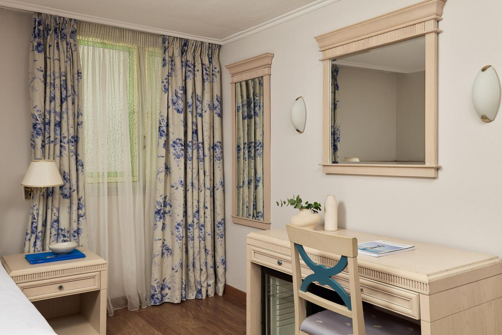 Standard Single,1756410527:JPEG