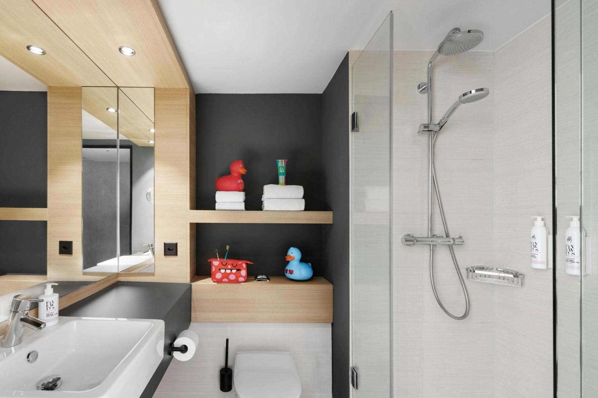 Moxy Sleeper Twin Room