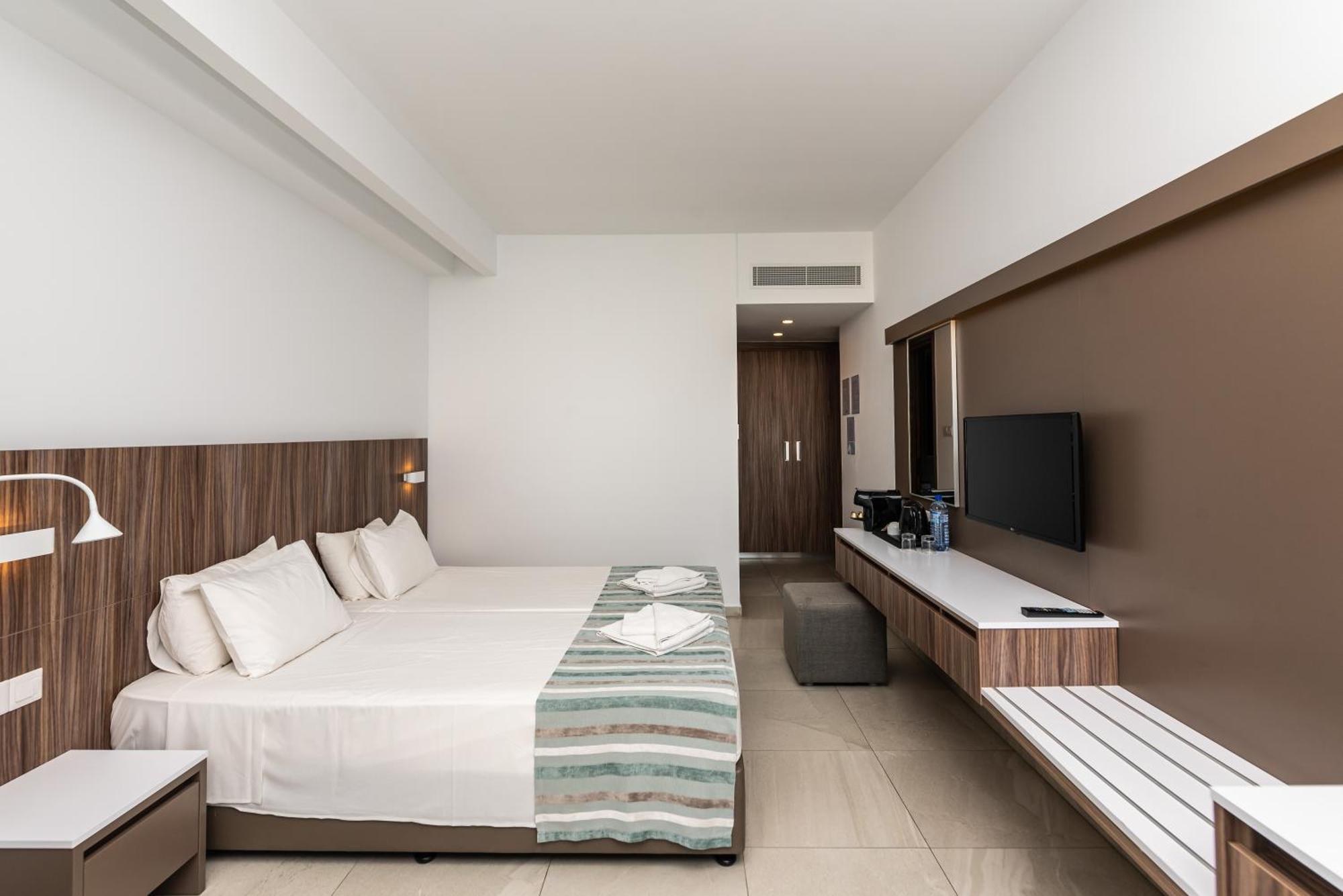 Double or Twin Room Pool View