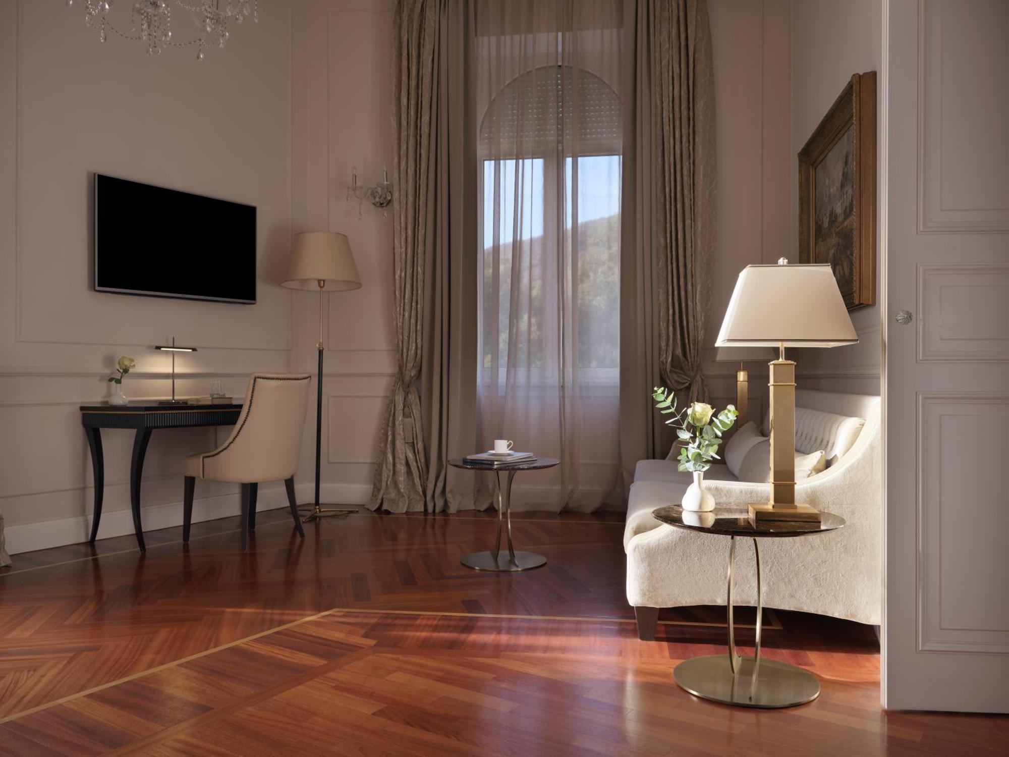 Deluxe Suite Sea View