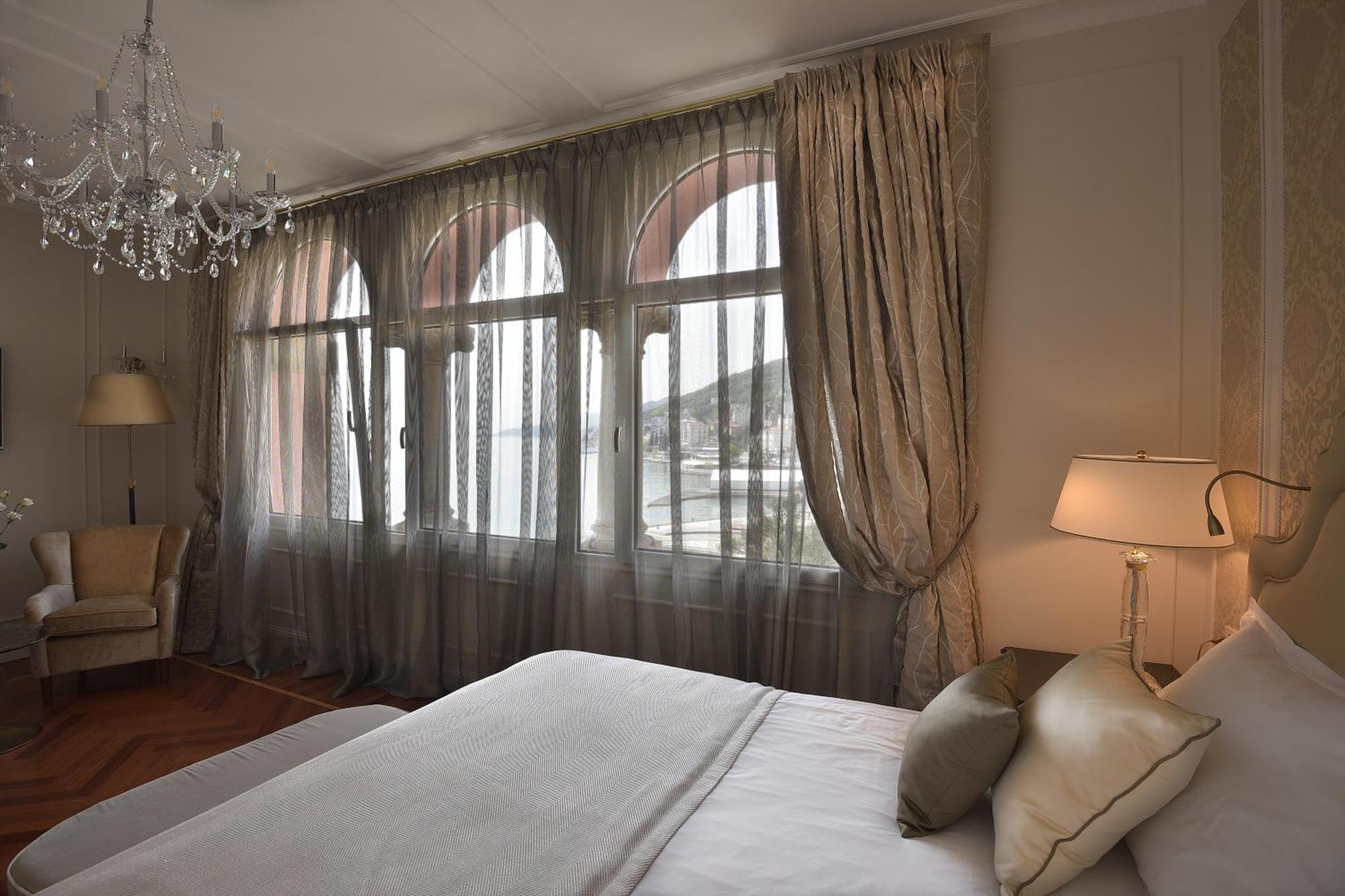 Deluxe Suite Sea View