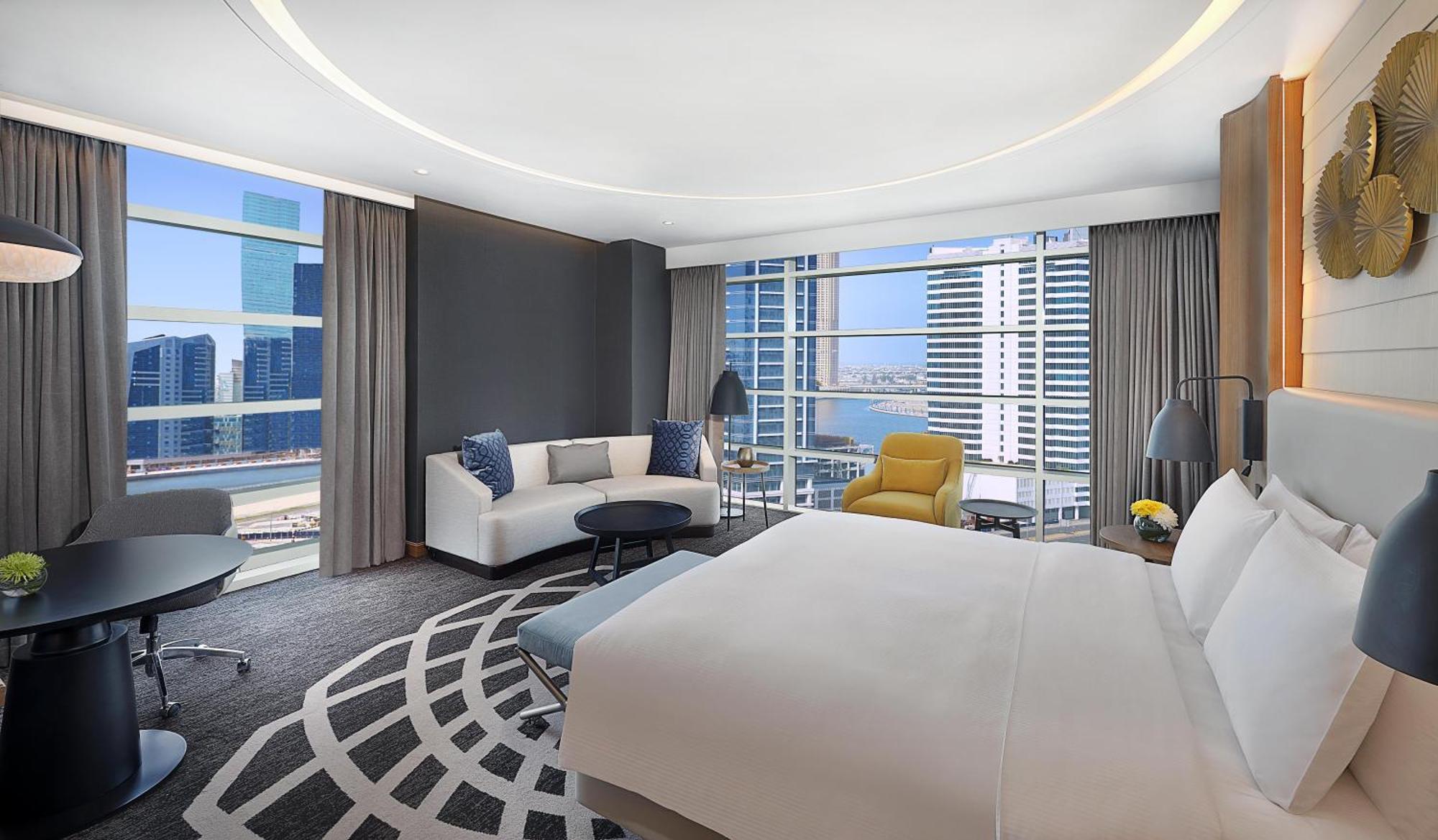 Corner King Room Burj Khalifa View