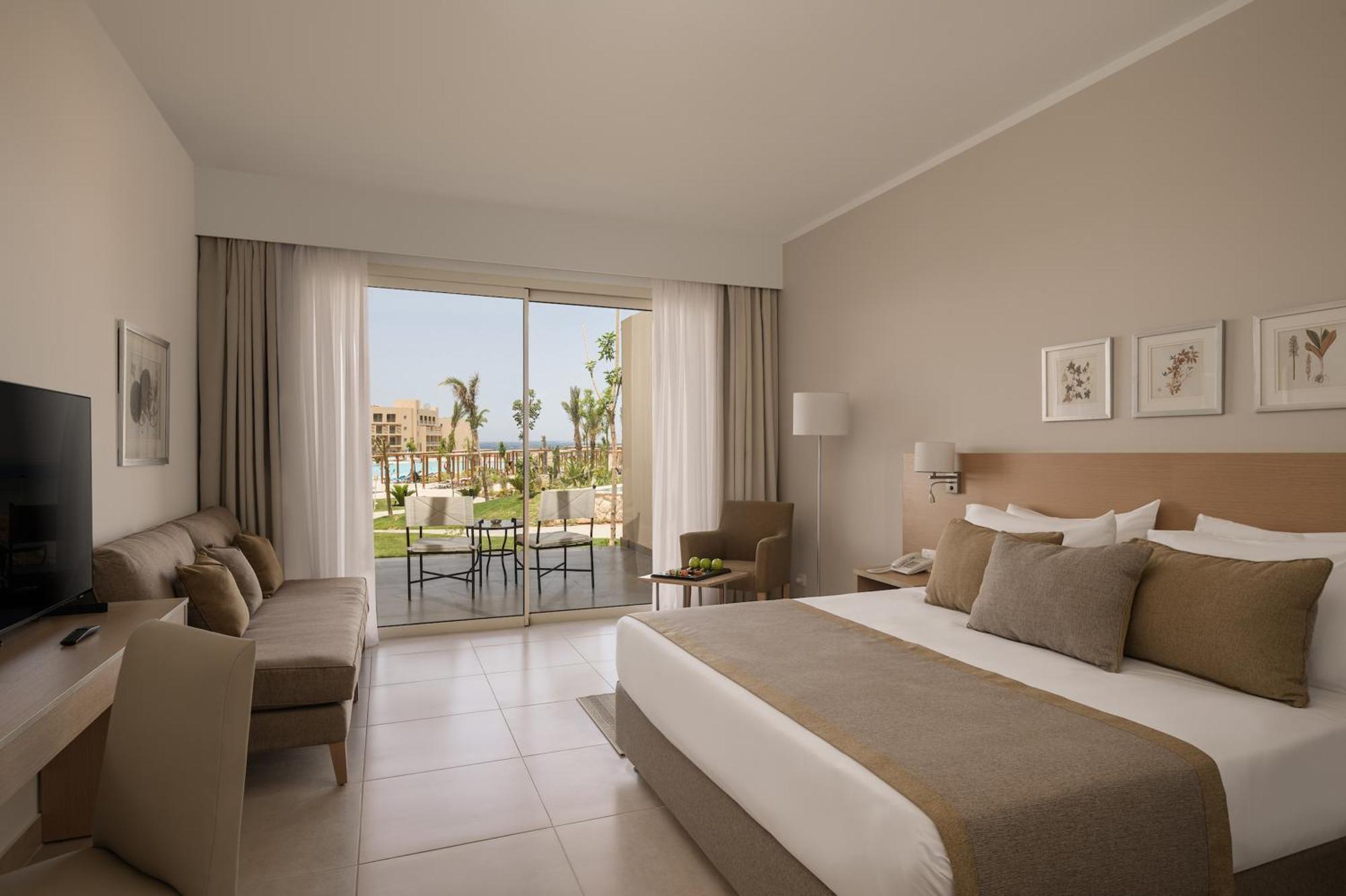 Deluxe Family Queen or Twin Bed Partial Sea View