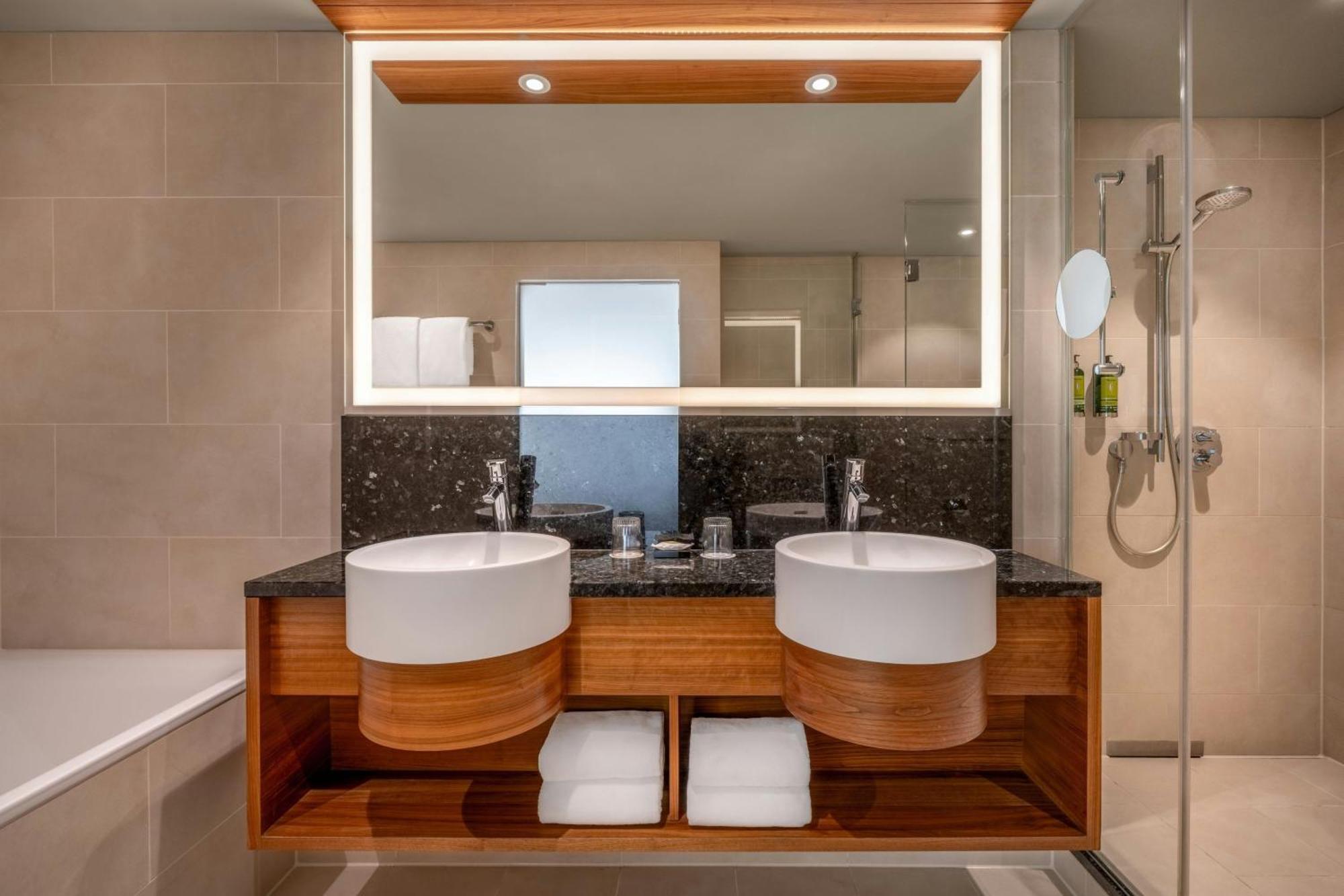 Park Suite M Club lounge access 1 Bedroom Suite 1 King