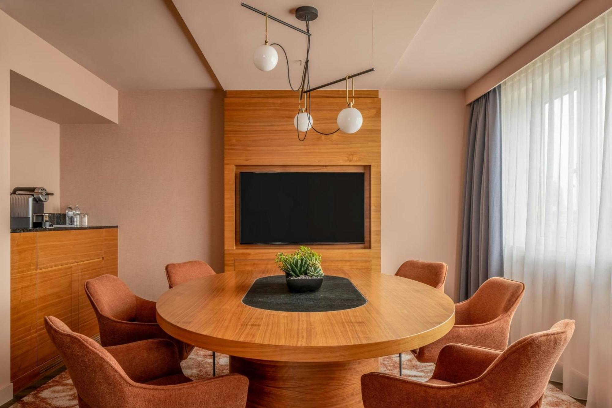 Park Suite M Club lounge access 1 Bedroom Suite 1 King