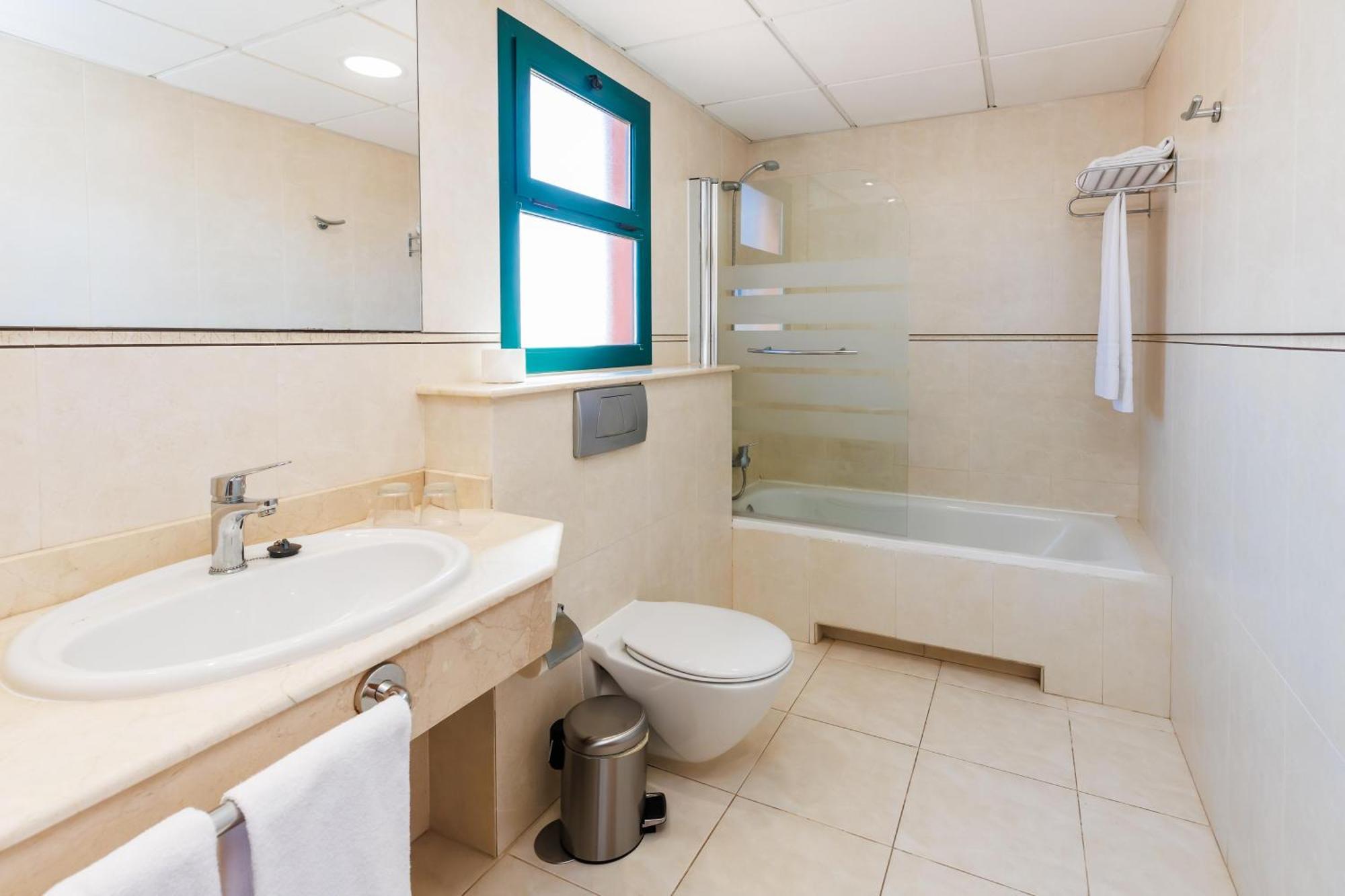 Apartament z widokiem na basen
